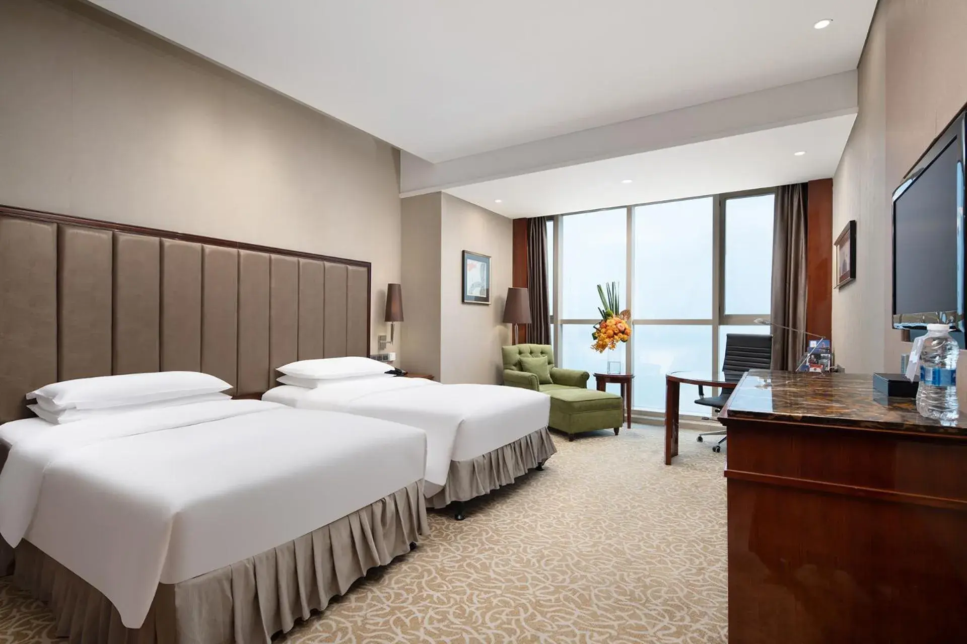 Standard Room in Crowne Plaza Zhenjiang by IHG Standard Room in Crowne Plaza Zhenjiang by IHG