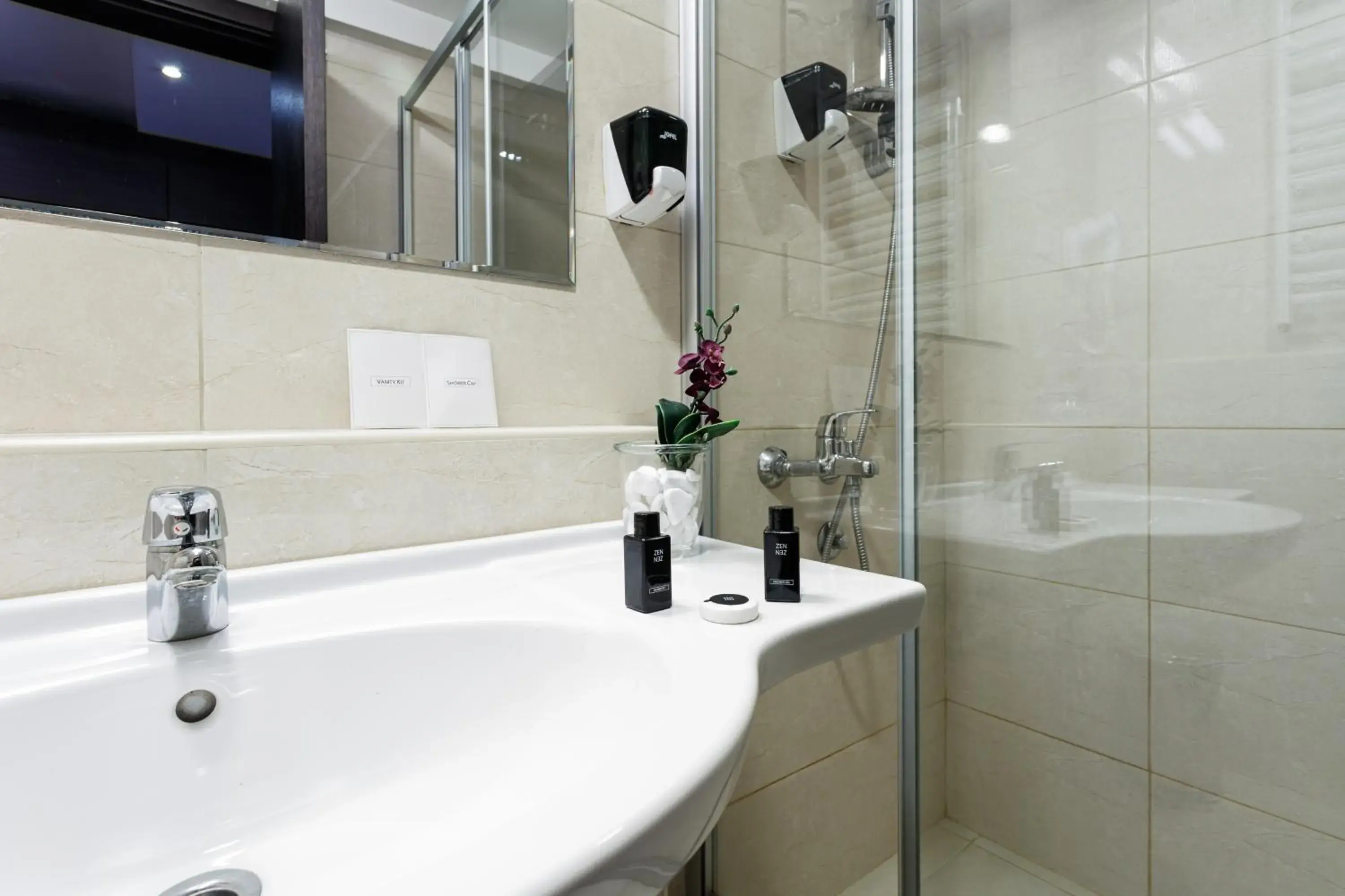 Standard Double or Twin Room in New City Hotel & Restaurant Niš Standard Double or Twin Room in New City Hotel & Restaurant Niš