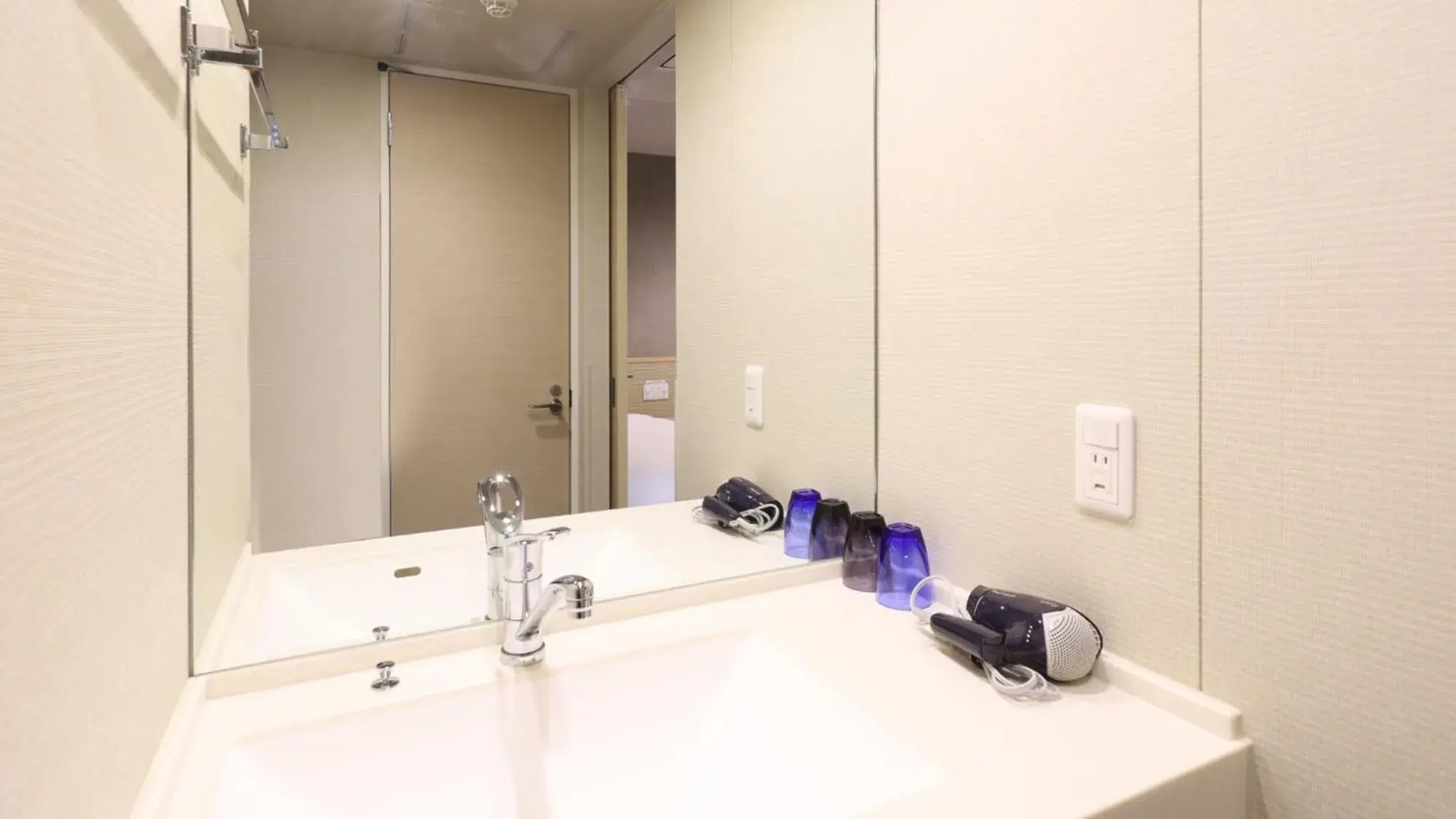 Twin Room - Non-Smoking in Dormy Inn Mishima Twin Room - Non-Smoking in Dormy Inn Mishima