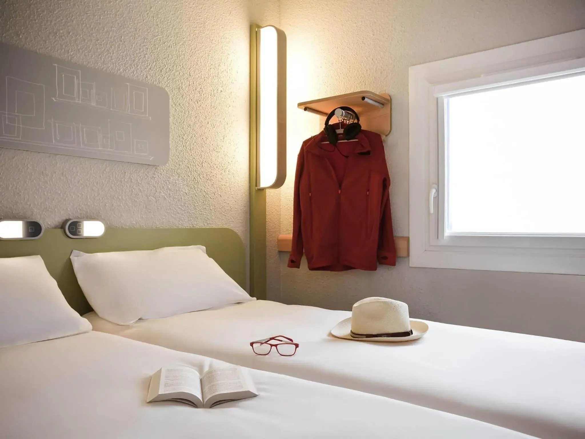 Twin Room in ibis budget Pontault Combault RN4 Marne La Vallée Twin Room in ibis budget Pontault Combault RN4 Marne La Vallée