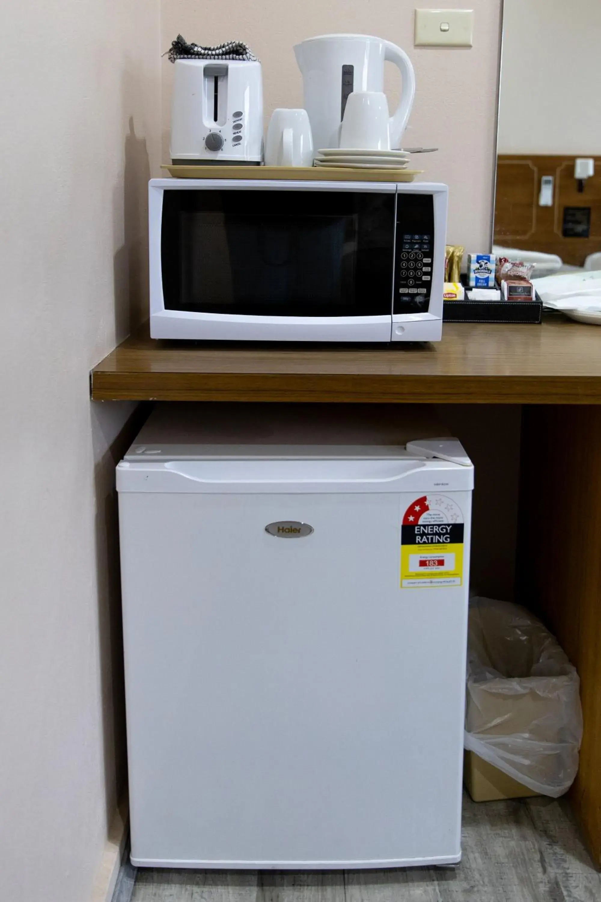 Deluxe Double and Single Room in Garden Motor Inn Deluxe Double and Single Room in Garden Motor Inn