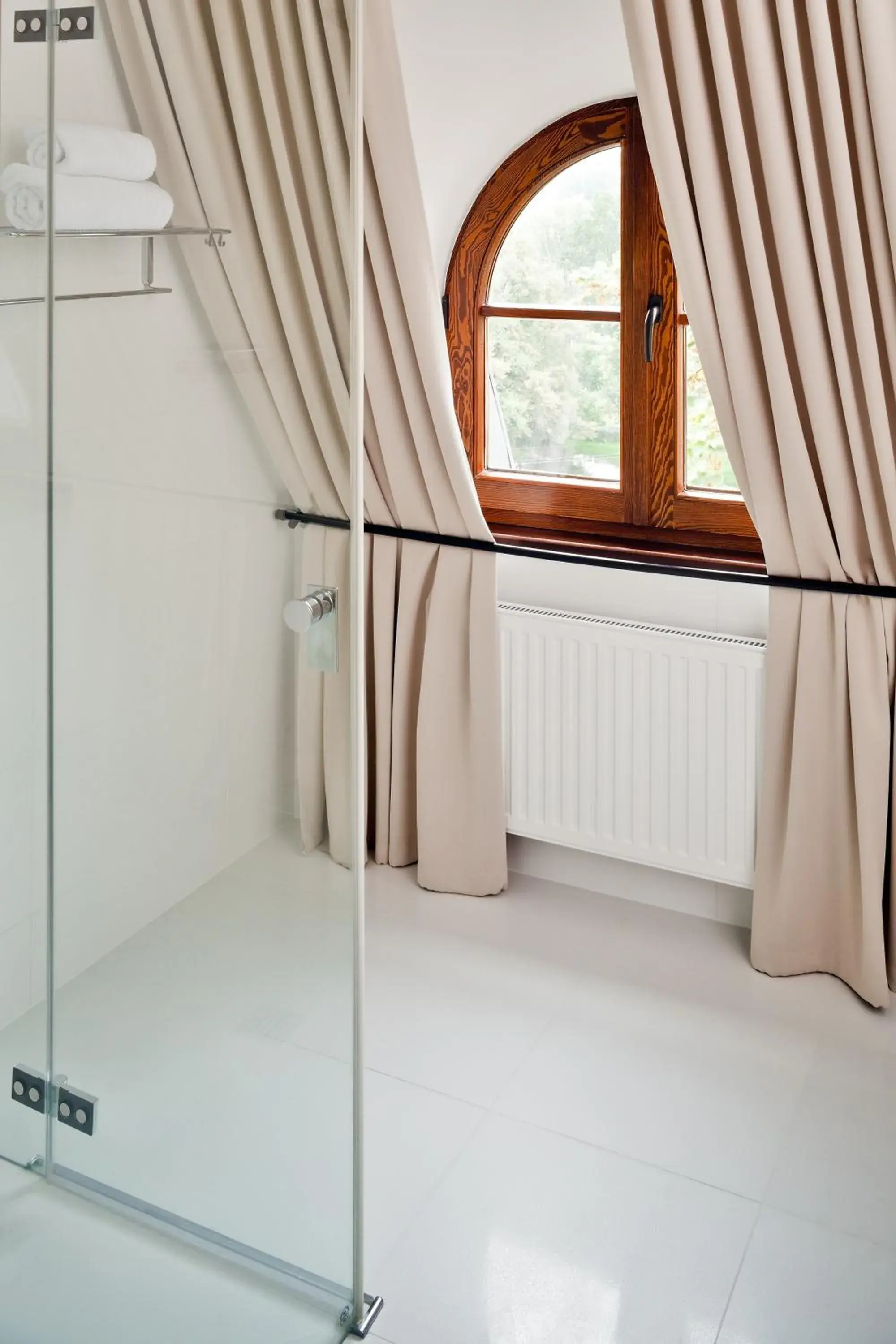 Deluxe Double Room with Shower in Uroczysko Siedmiu Stawów & Spa by L'Occitane Deluxe Double Room with Shower in Uroczysko Siedmiu Stawów & Spa by L'Occitane