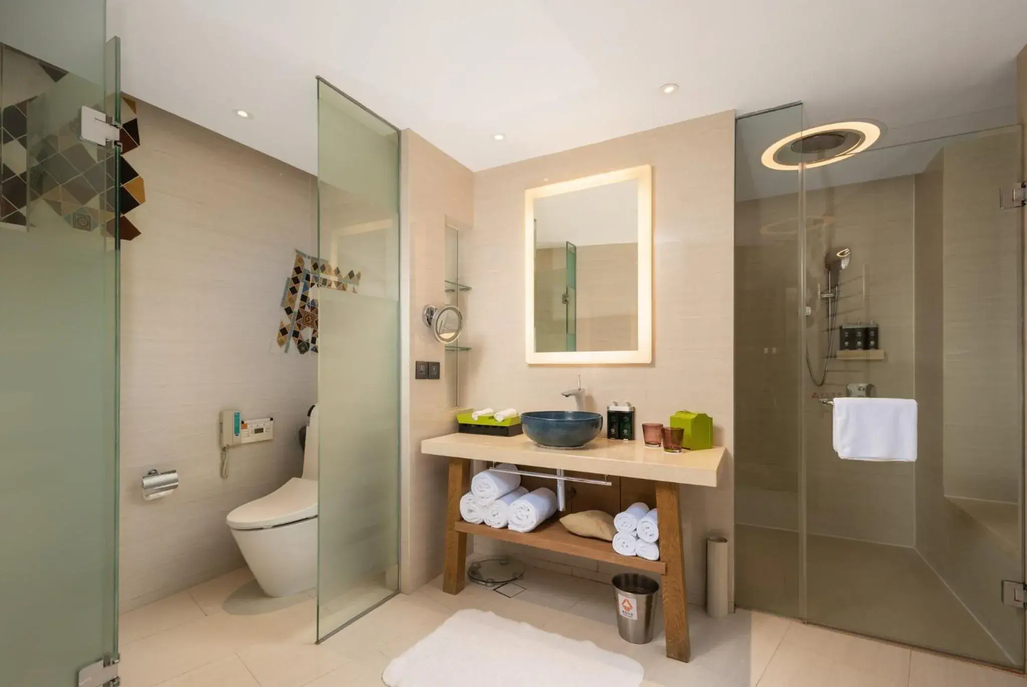 Premium Twin Room with City View in Hotel Indigo Xiamen Harbour by IHG Premium Twin Room with City View in Hotel Indigo Xiamen Harbour by IHG