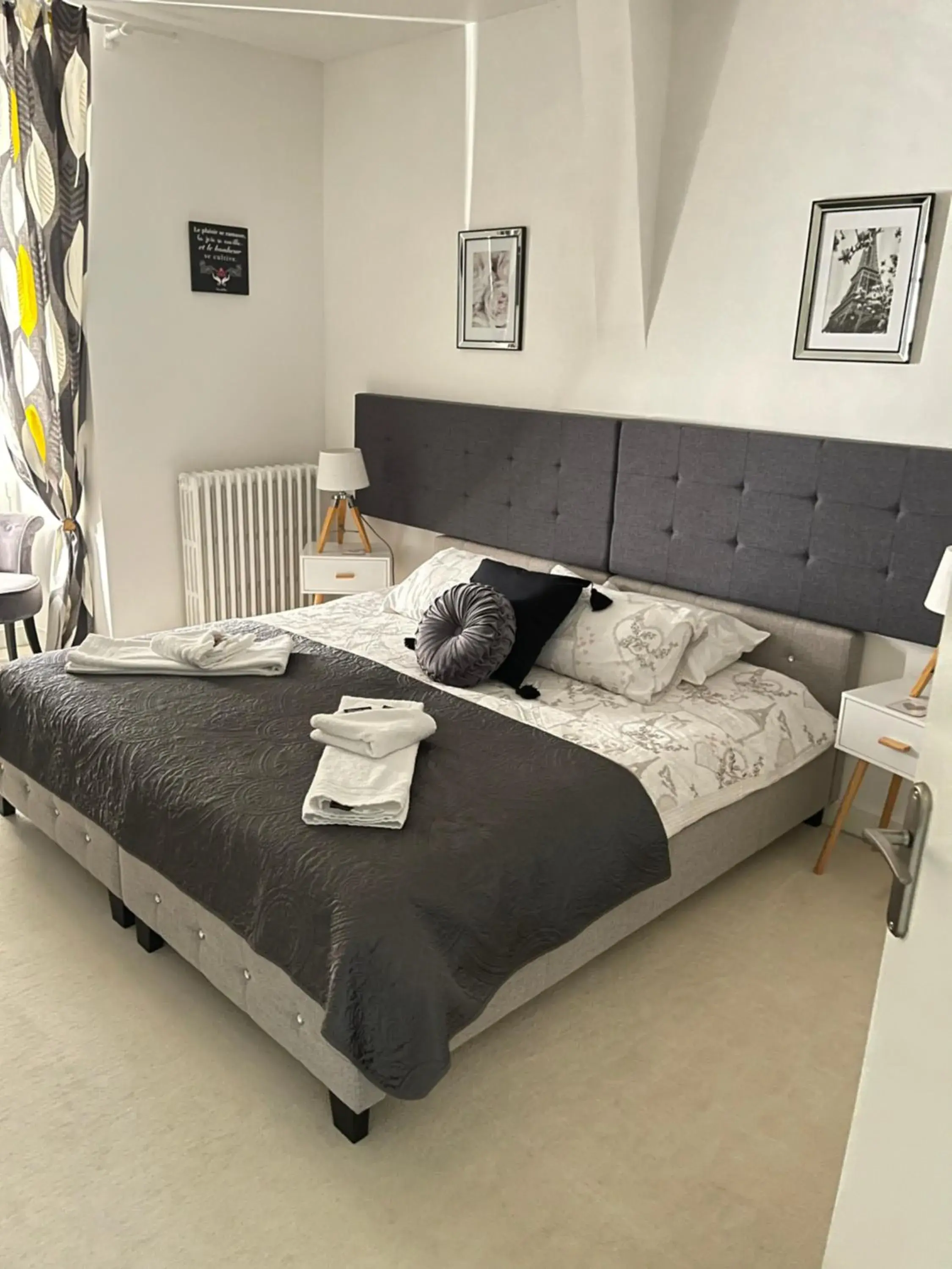 Apartment in Vue du Château d'Excideuil en chambres Apartment in Vue du Château d'Excideuil en chambres