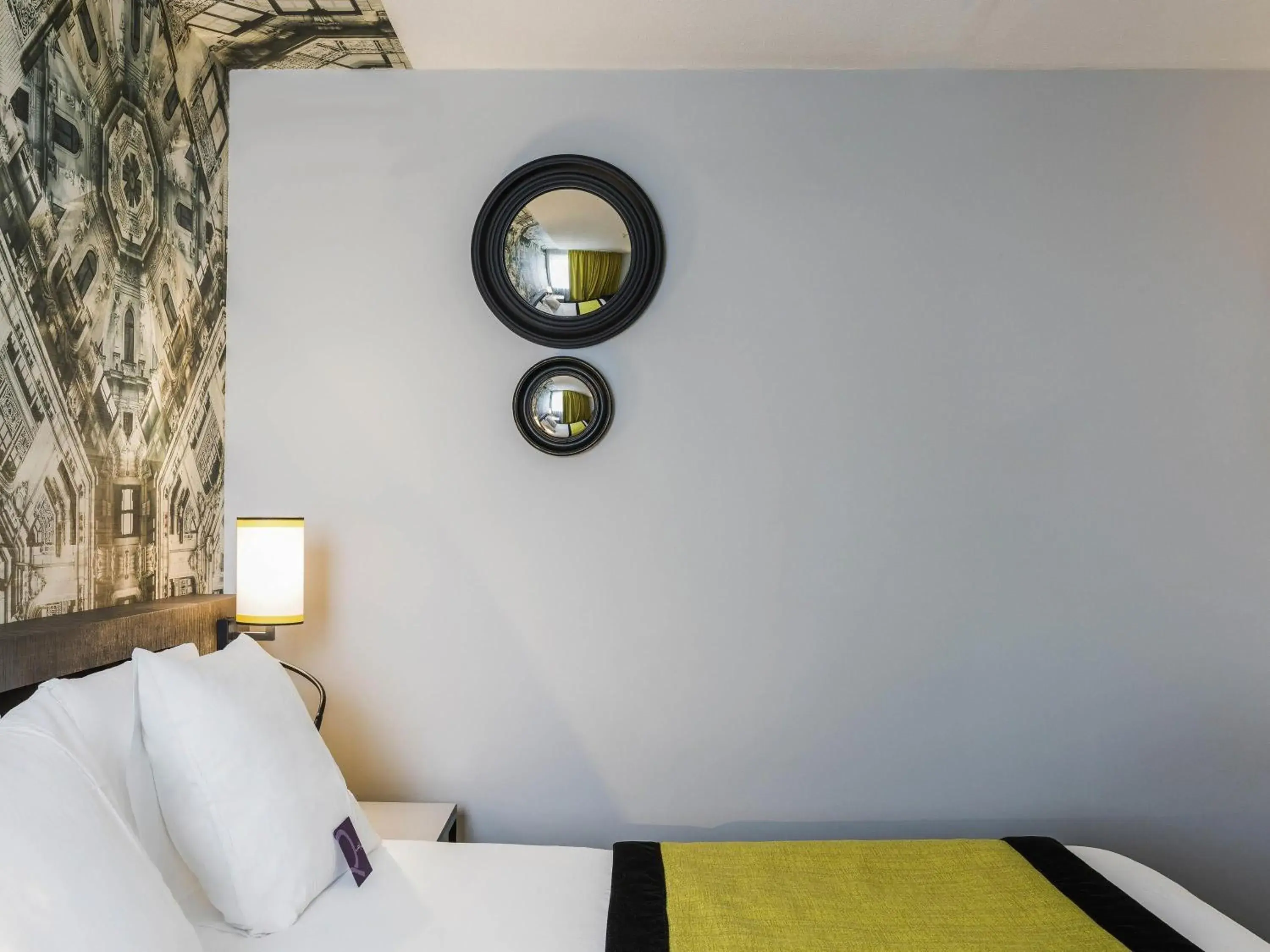 Suite with Double Bed and Two Single Beds in Mercure Paris Roissy CDG Suite with Double Bed and Two Single Beds in Mercure Paris Roissy CDG