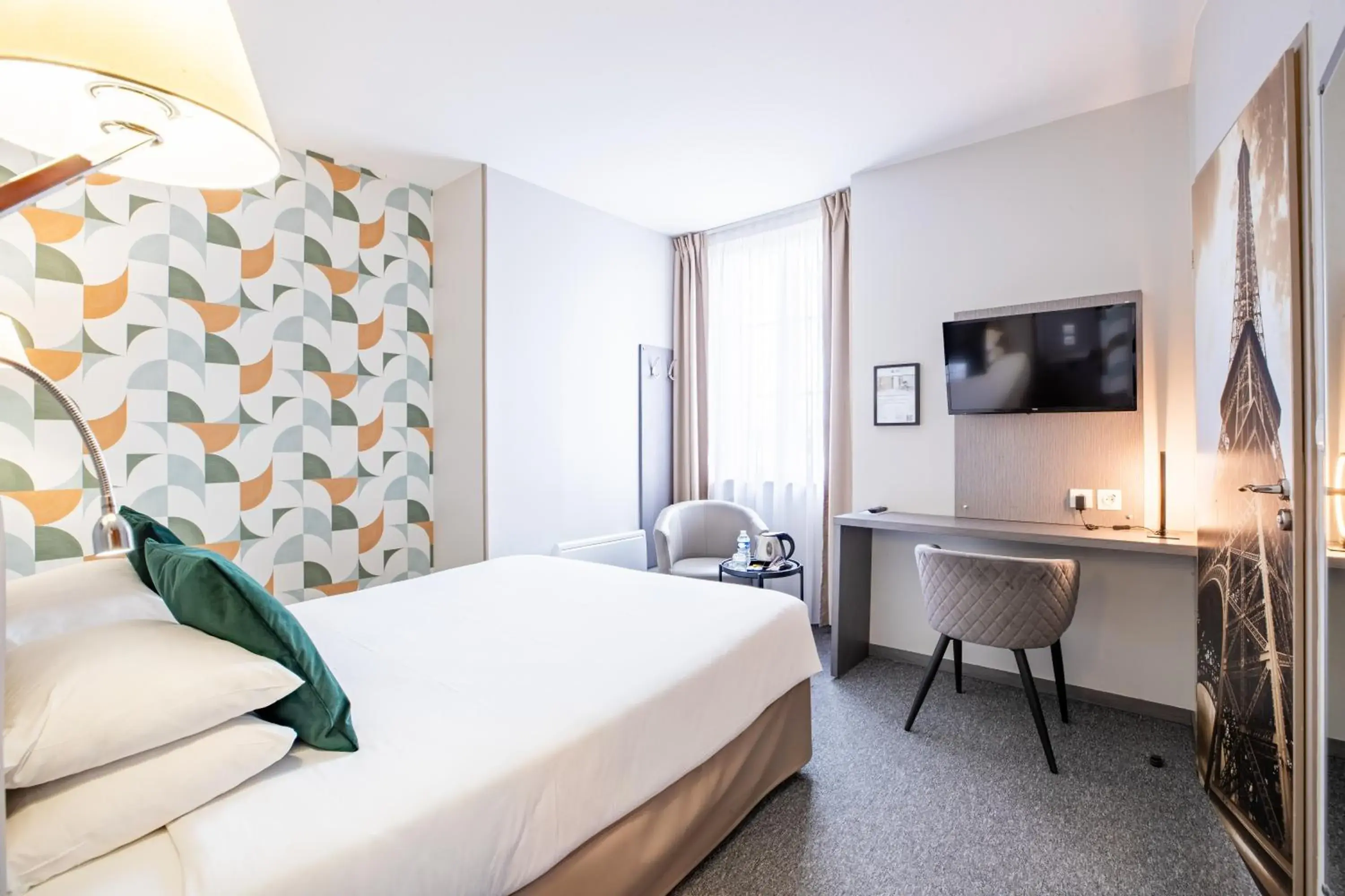 Comfort Queen Room in Best Western Hotel Saint Claude Comfort Queen Room in Best Western Hotel Saint Claude