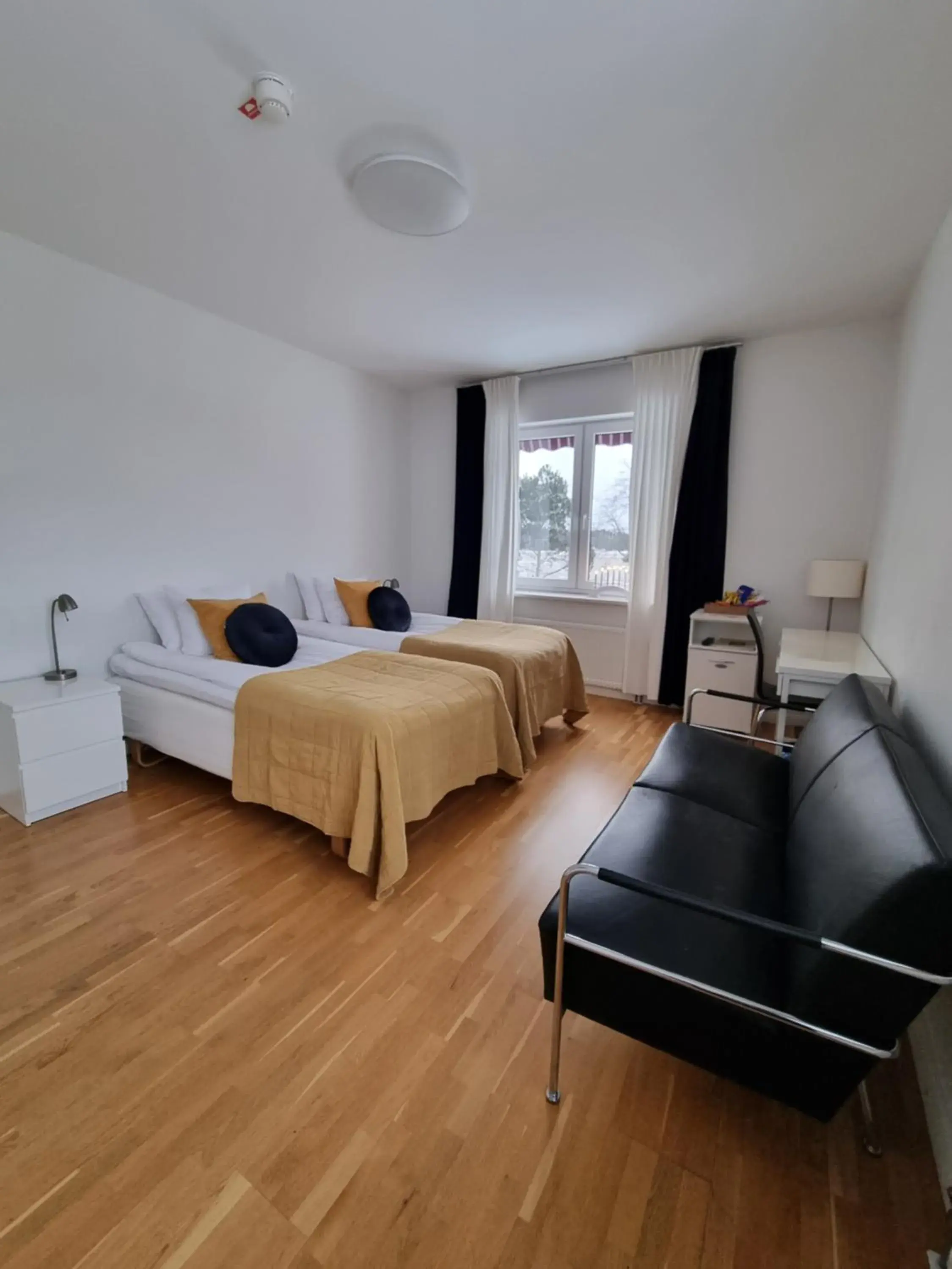 Double or Twin Room - single occupancy - Disability Access in Gamla Järnhandeln - Norrskedika Hotell Double or Twin Room - single occupancy - Disability Access in Gamla Järnhandeln - Norrskedika Hotell