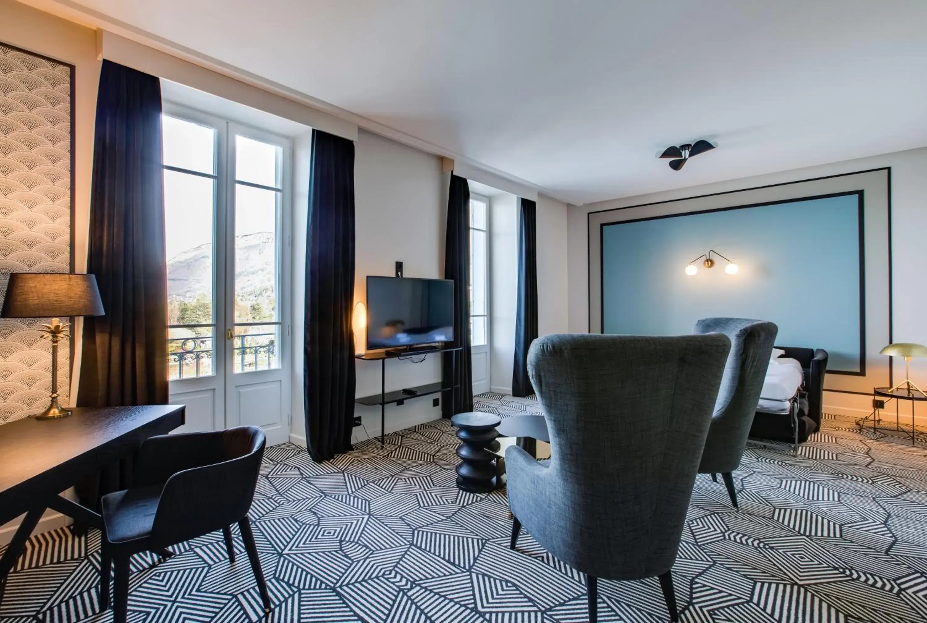 Family suite or deluxe suite in Le Palace De Menthon Family suite or deluxe suite in Le Palace De Menthon