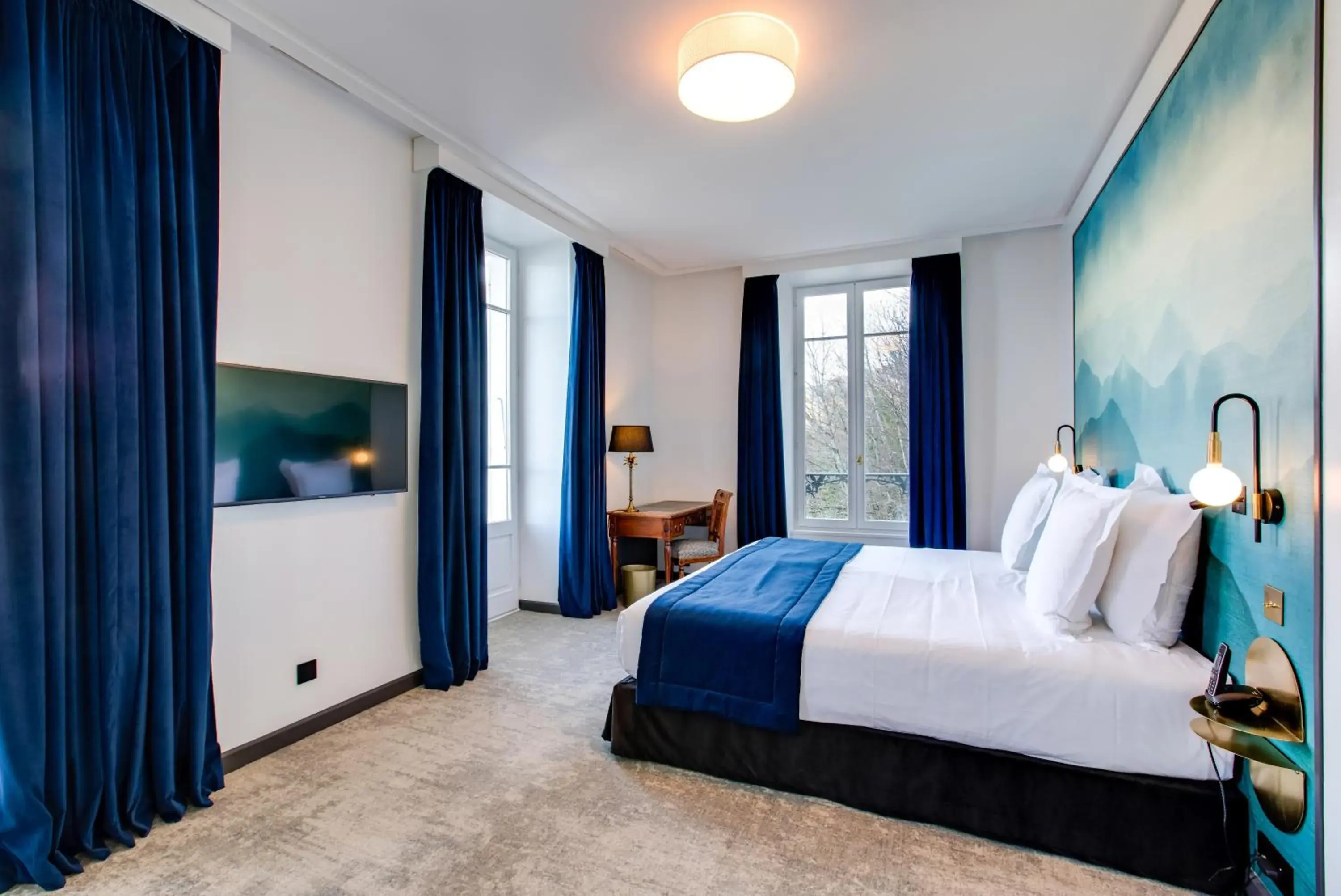 Double Room with Panoramic View in Le Palace De Menthon Double Room with Panoramic View in Le Palace De Menthon