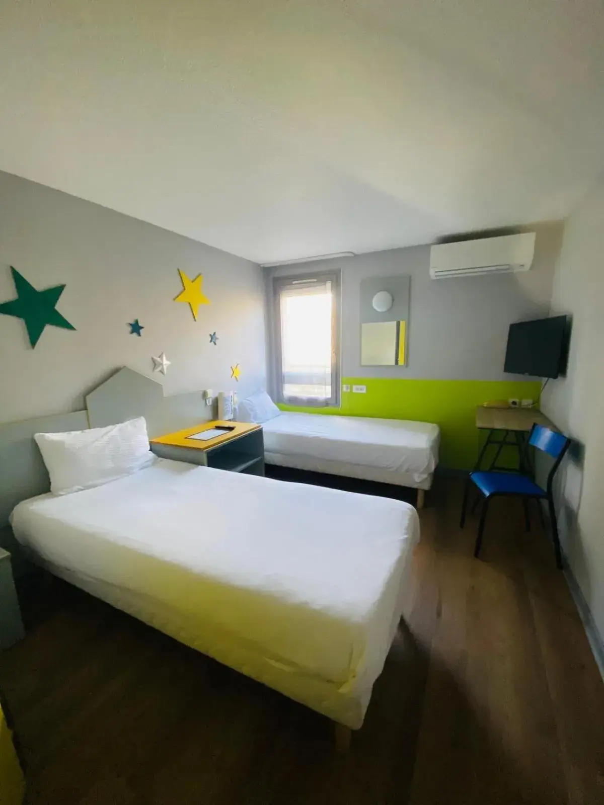 Twin Room in NESTOR HOTEL GAP et Restaurant Twin Room in NESTOR HOTEL GAP et Restaurant