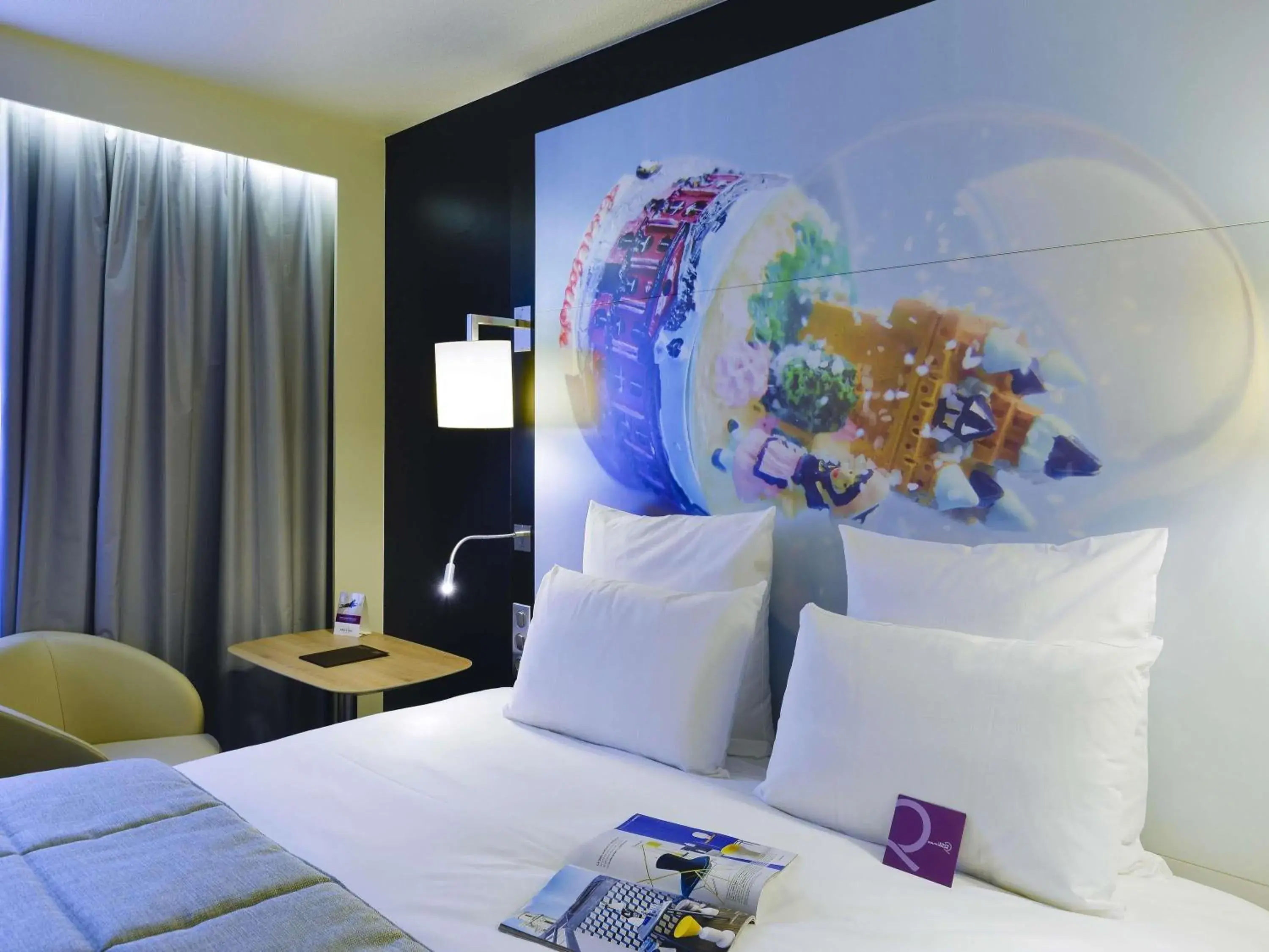 Standard Room with King Size Bed in Mercure Toulouse Centre Saint-Georges Standard Room with King Size Bed in Mercure Toulouse Centre Saint-Georges