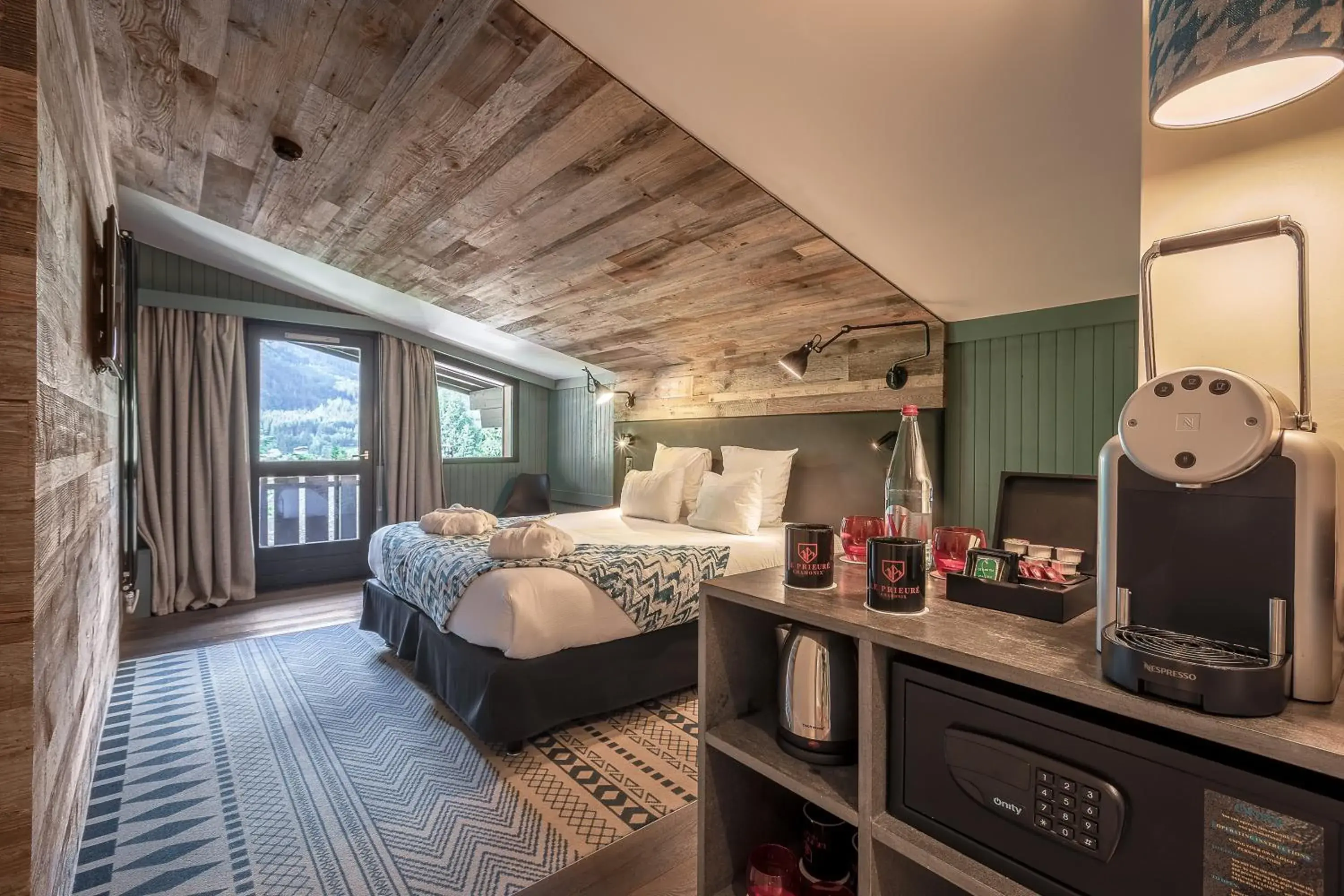 Family Suite in Chalet Hôtel Le Prieuré & Spa Family Suite in Chalet Hôtel Le Prieuré & Spa