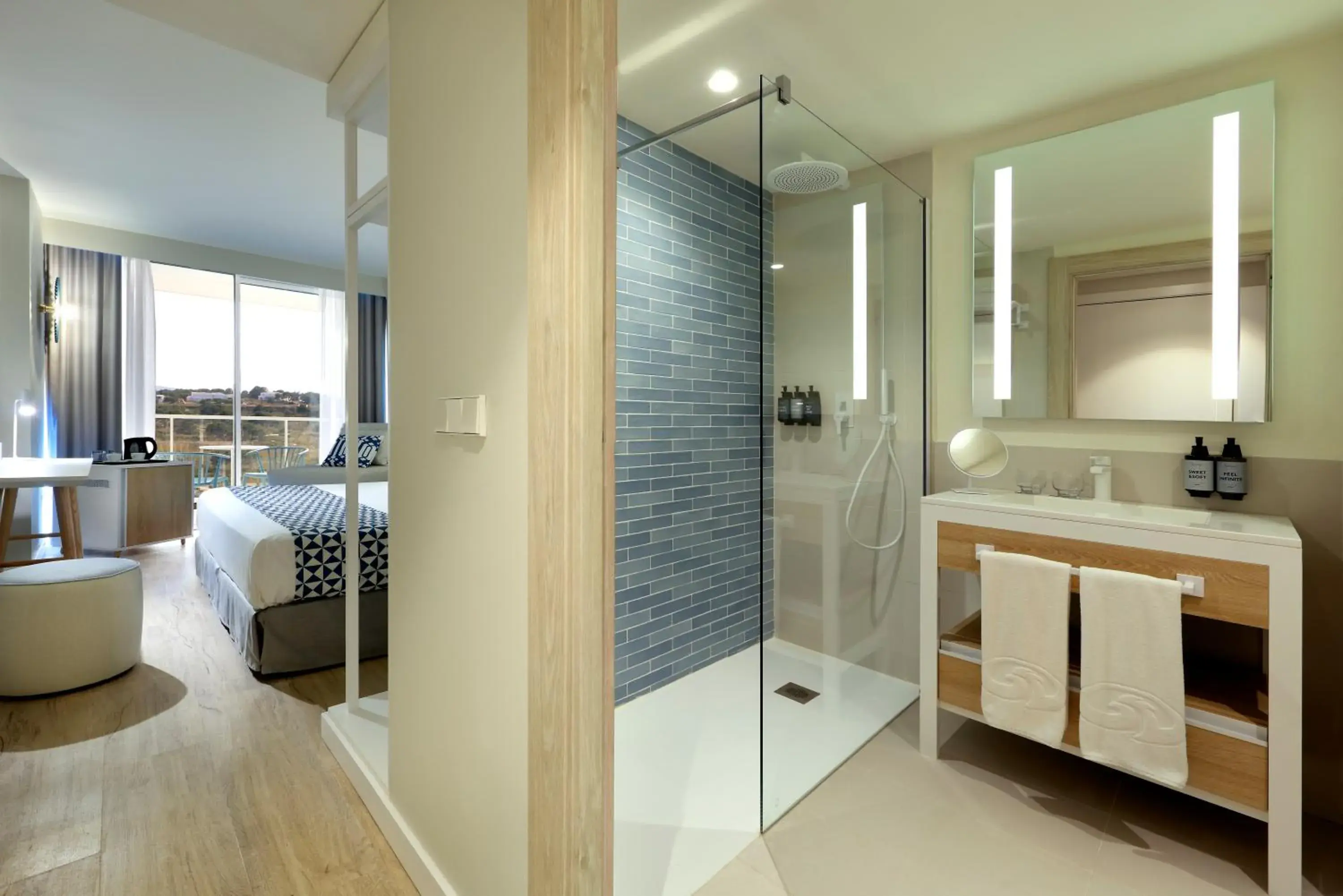 Connecting Room (4 adults) in Palladium Hotel Menorca Connecting Room (4 adults) in Palladium Hotel Menorca