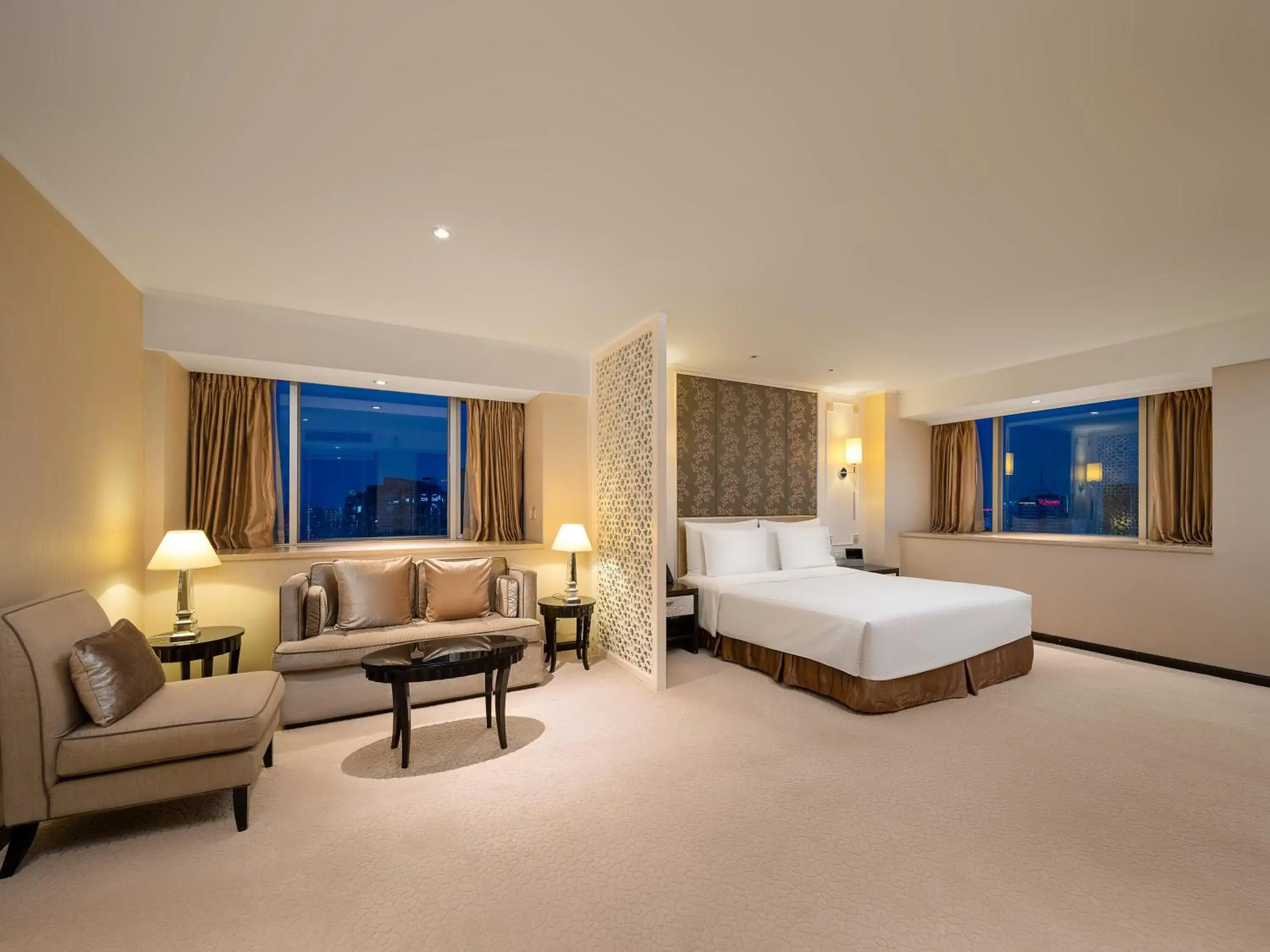 Deluxe King Room in Dorsett Chengdu Deluxe King Room in Dorsett Chengdu