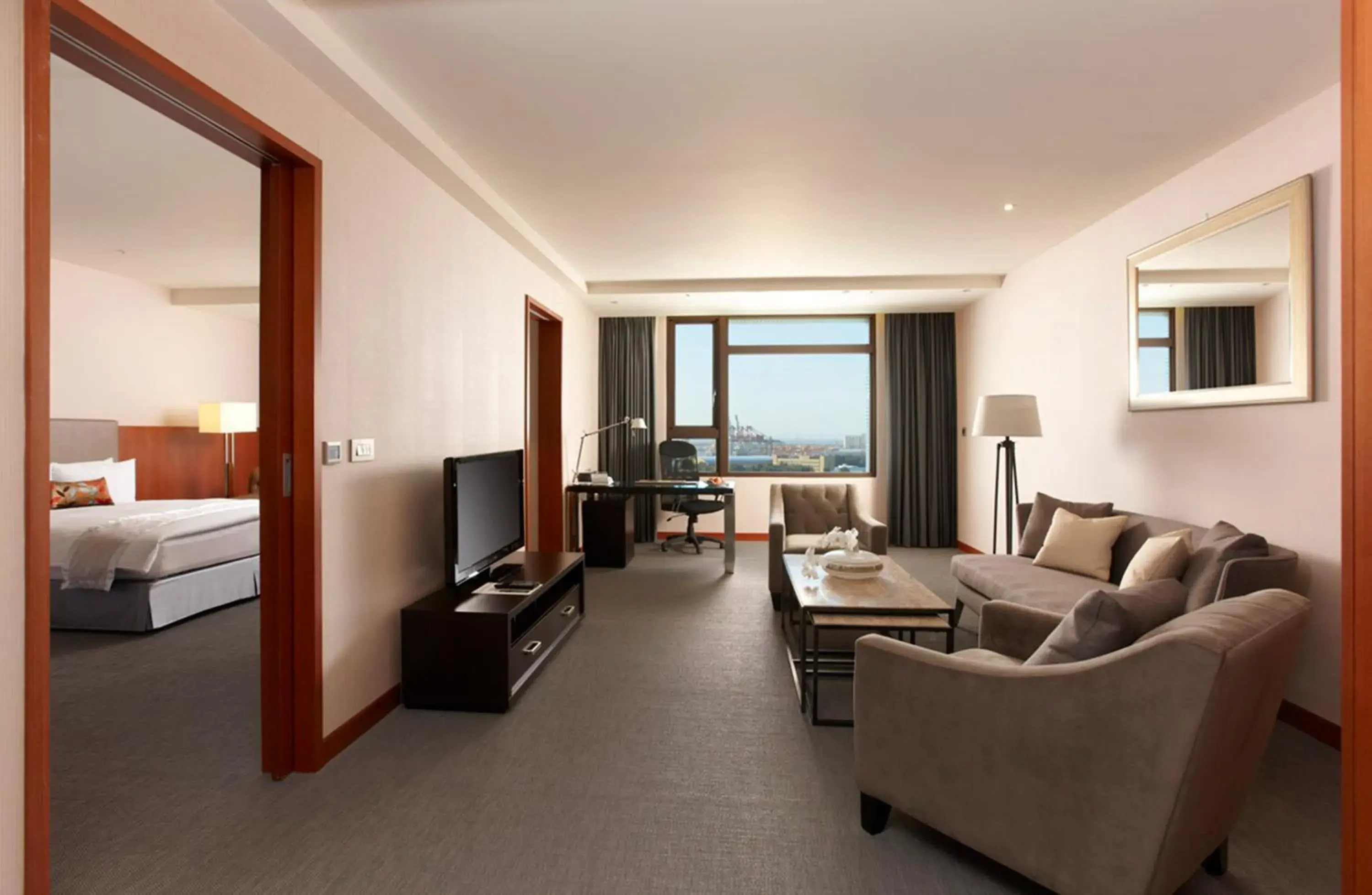 Suite with City View in Taichung Harbor Hotel Suite with City View in Taichung Harbor Hotel