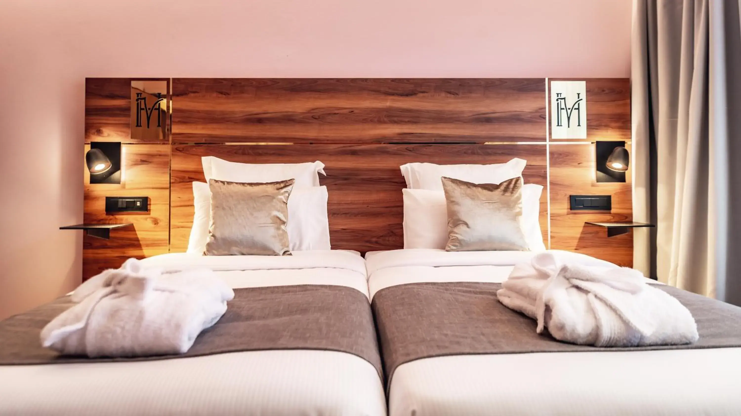 Comfort Twin Room in Hotel des Vosges BW Premier Collection Comfort Twin Room in Hotel des Vosges BW Premier Collection