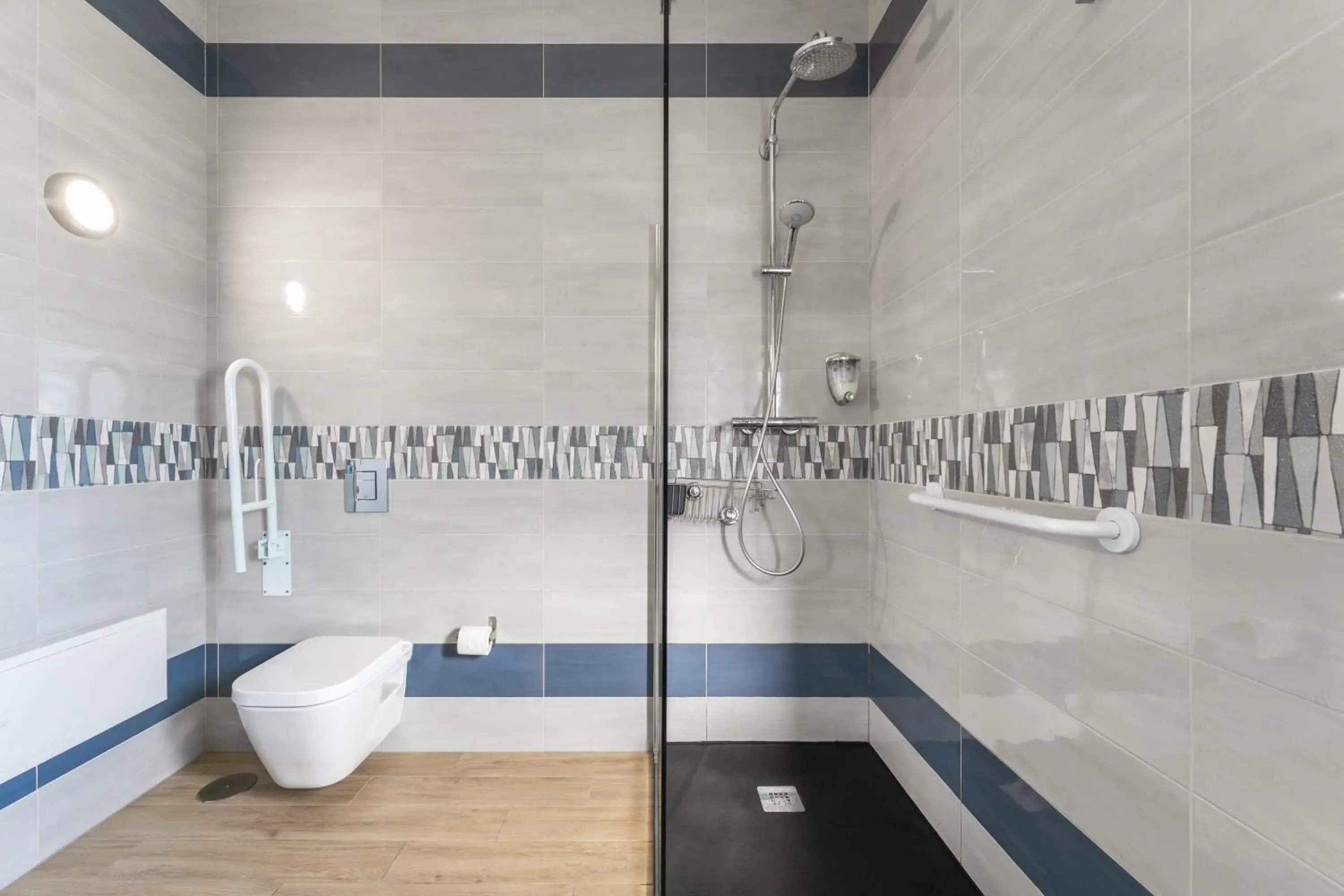 Deluxe Double or Twin Room with Sea View in SilverSide Holidays Deluxe Double or Twin Room with Sea View in SilverSide Holidays