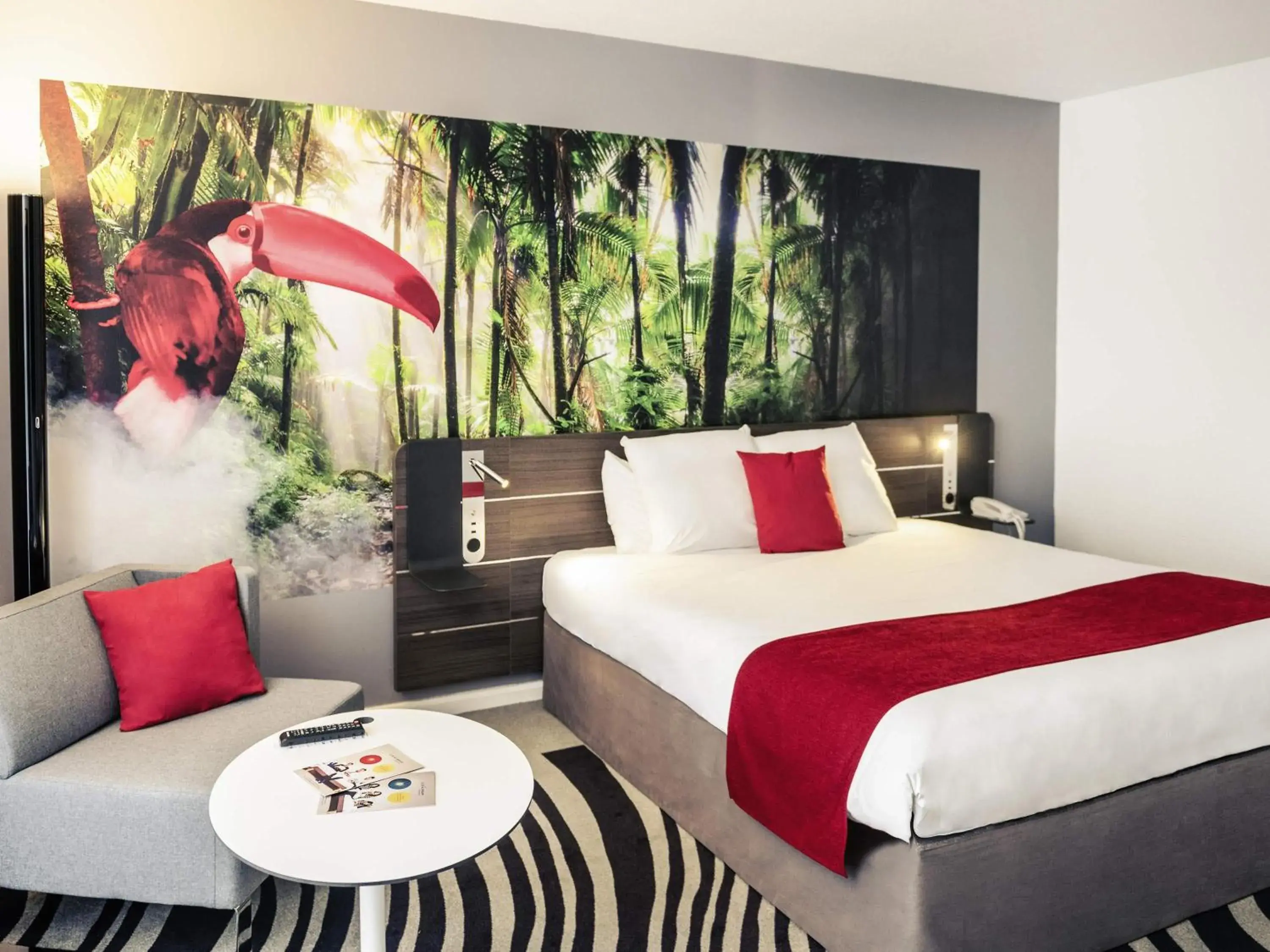 Suite with 1 Queen-Size Bed and Sofa Bed in Novotel Lyon Gerland Musée des Confluences Suite with 1 Queen-Size Bed and Sofa Bed in Novotel Lyon Gerland Musée des Confluences