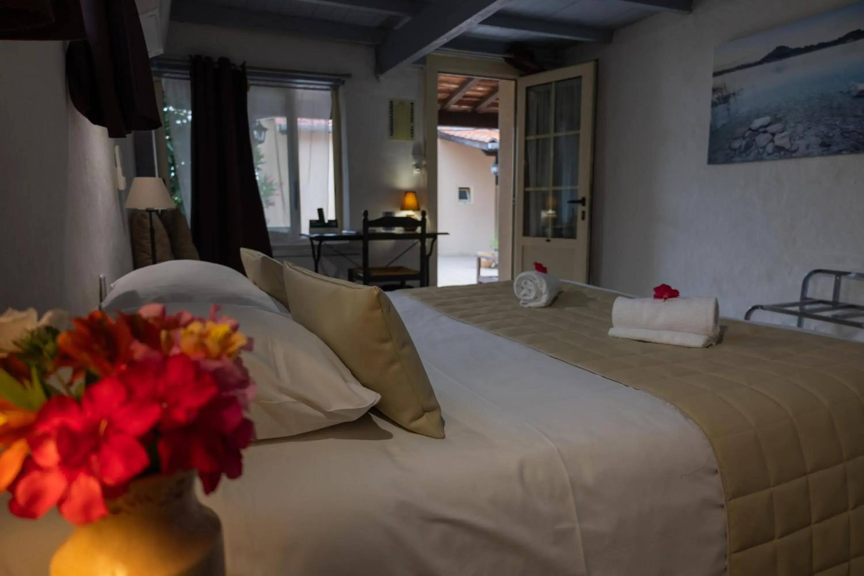 Double Room in Logis des Crêtes de Pignols Double Room in Logis des Crêtes de Pignols