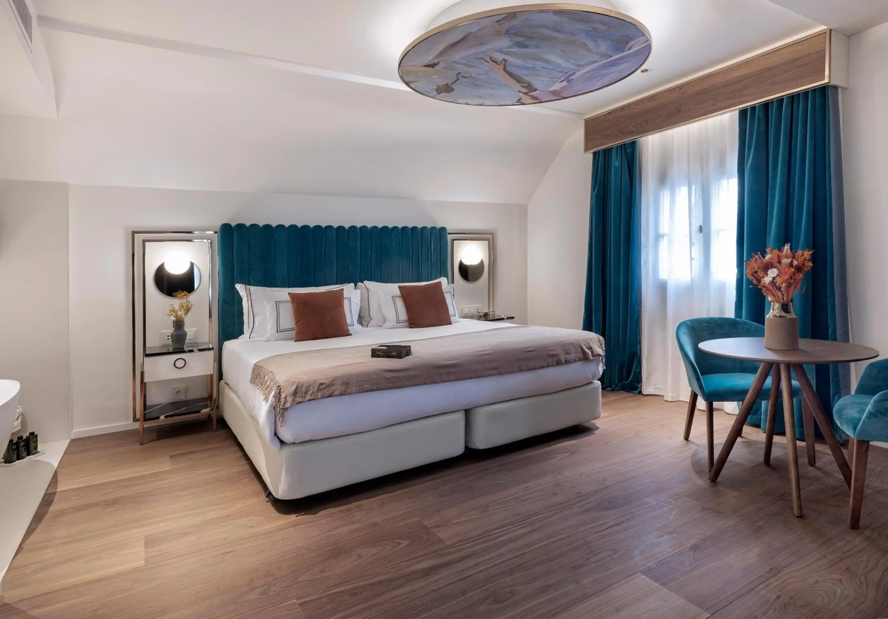 Elena Sorolla Suite in Maison Colbert Member of Meliá Collection Notre-Dame Elena Sorolla Suite in Maison Colbert Member of Meliá Collection Notre-Dame