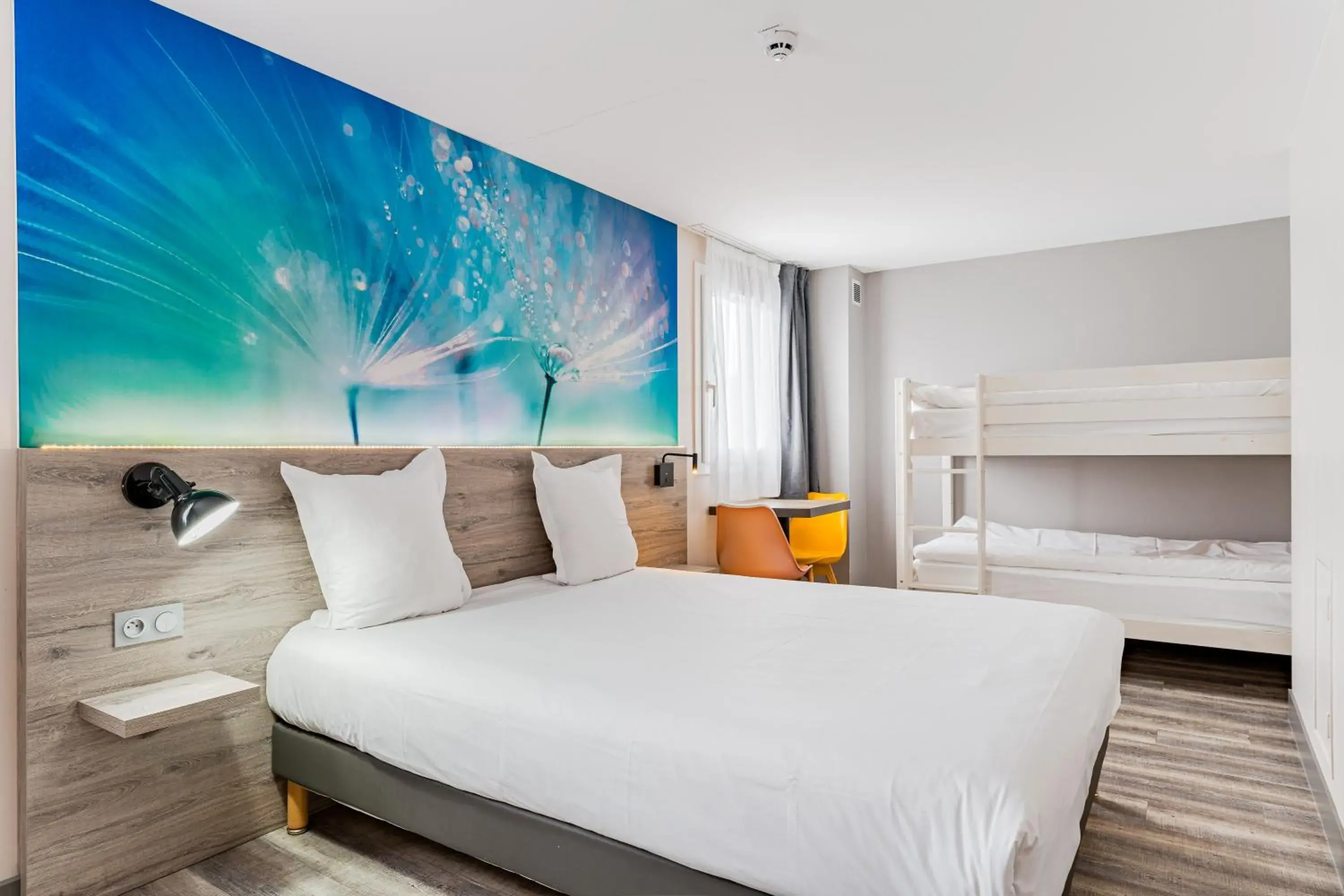 Superior Quadruple Room in Kyriad Direct Tours Sud - Chambray Lès Tours Superior Quadruple Room in Kyriad Direct Tours Sud - Chambray Lès Tours