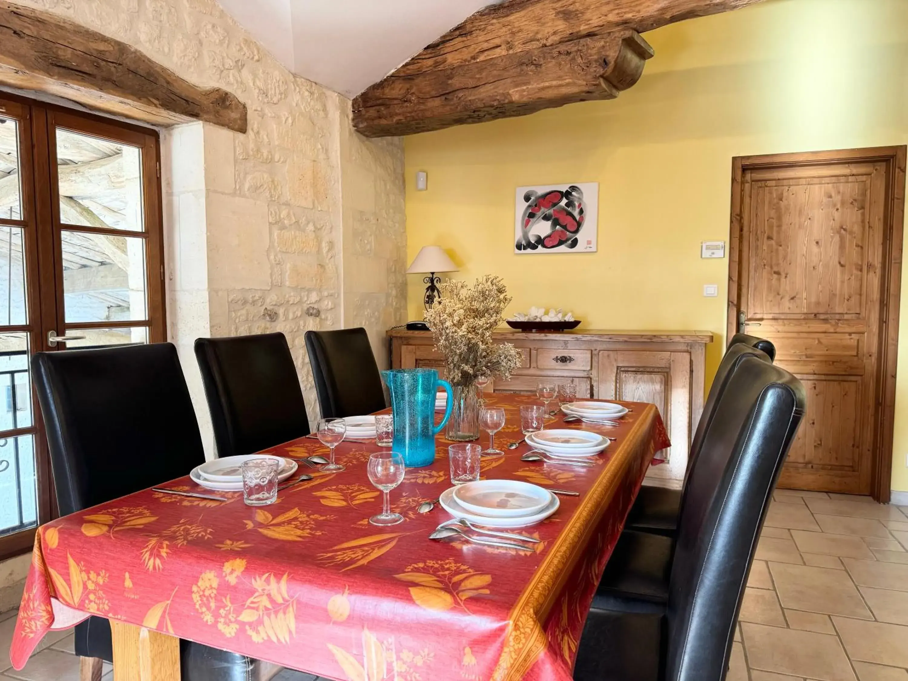 Three-Bedroom Apartment in Le Relais de Saint-Preuil, The Originals Relais Vignes du Cognac Three-Bedroom Apartment in Le Relais de Saint-Preuil, The Originals Relais Vignes du Cognac