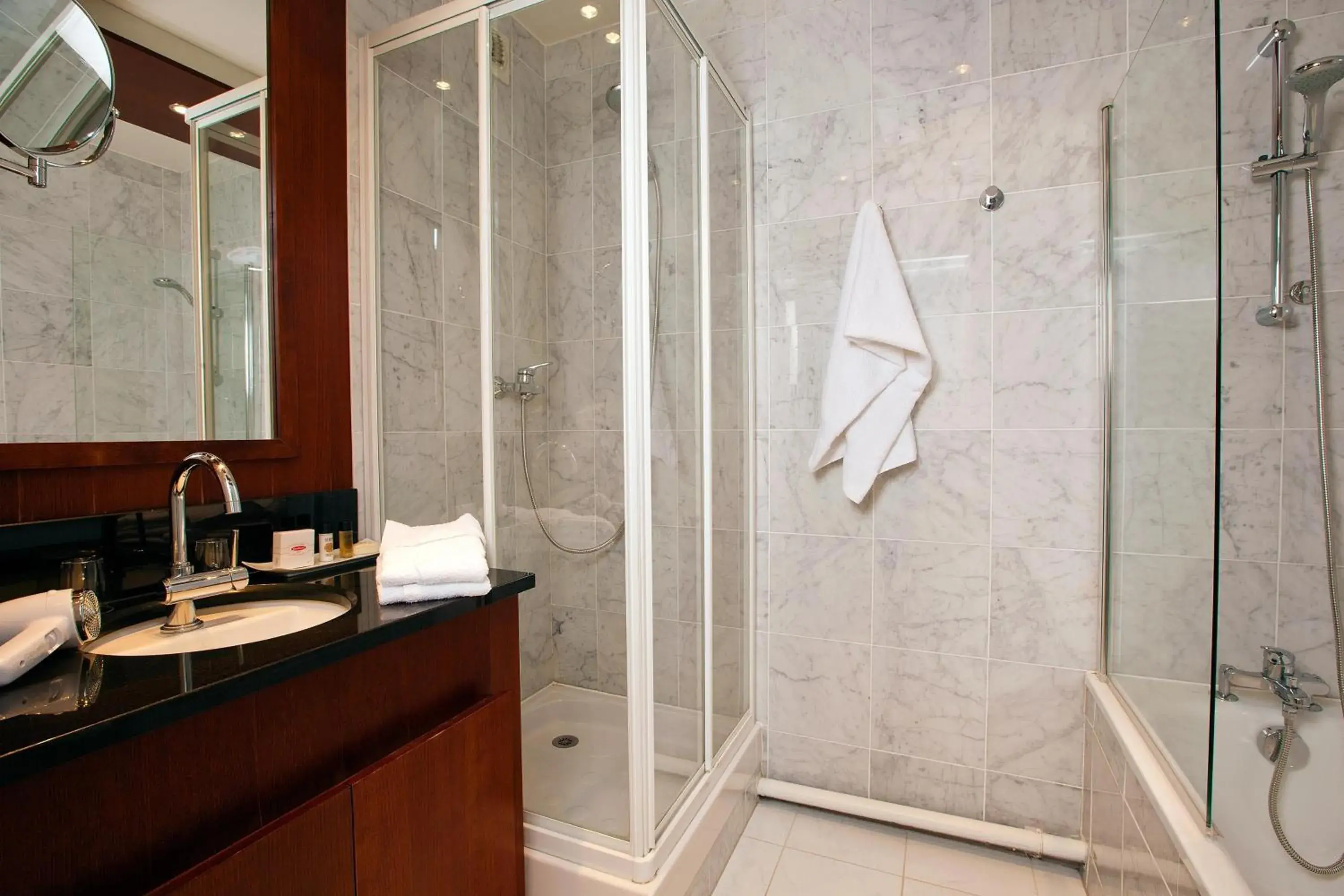 Prestige Suite (6 People + 1 Child) in Residhome Val d'Europe Prestige Suite (6 People + 1 Child) in Residhome Val d'Europe