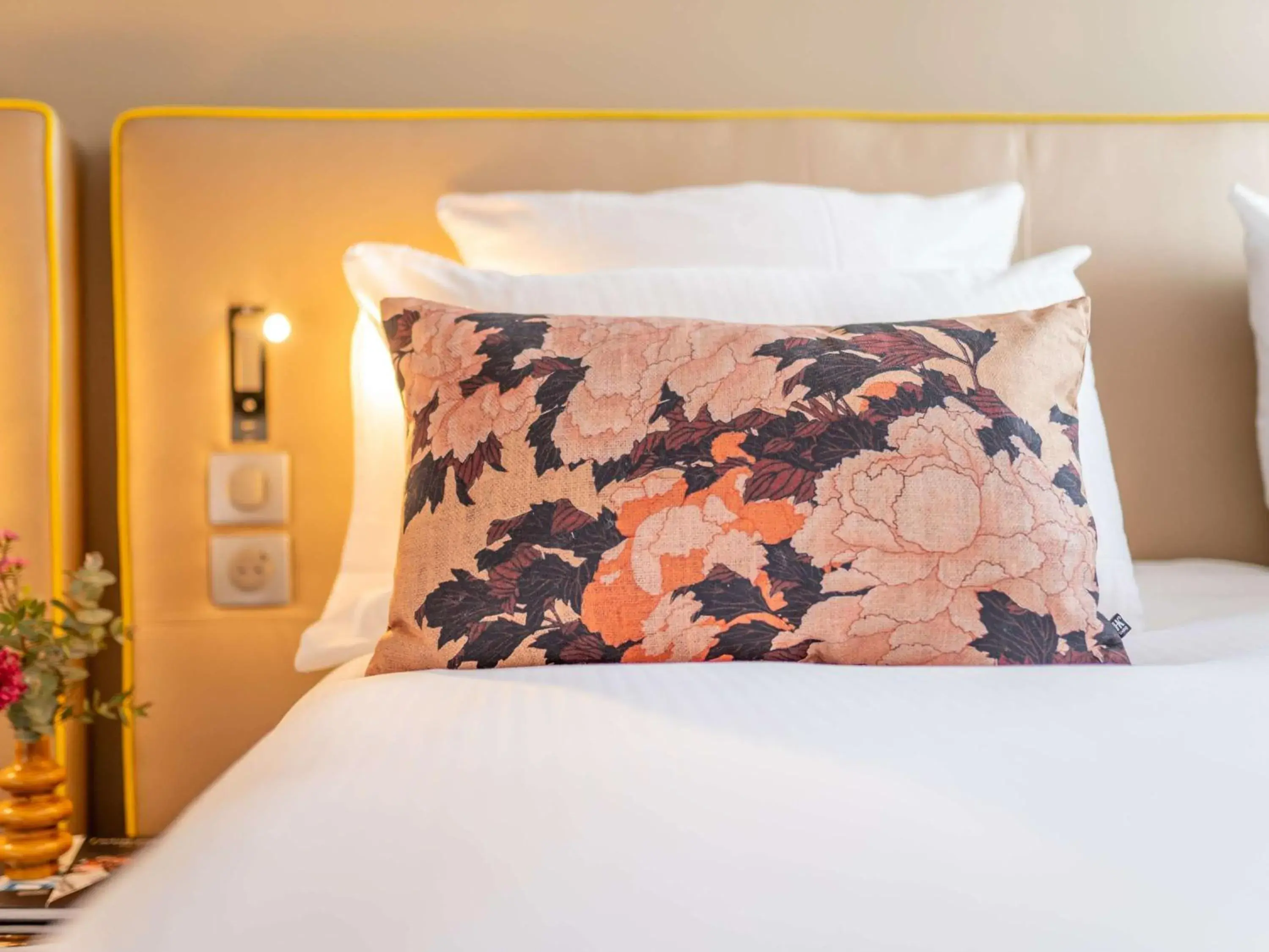 Superior Room with Queen Bed in Pullman Toulouse Airport Superior Room with Queen Bed in Pullman Toulouse Airport