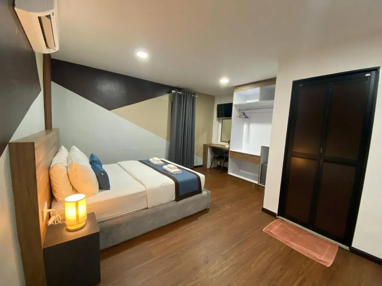 Superior Queen Room in Assalam Hotel Superior Queen Room in Assalam Hotel