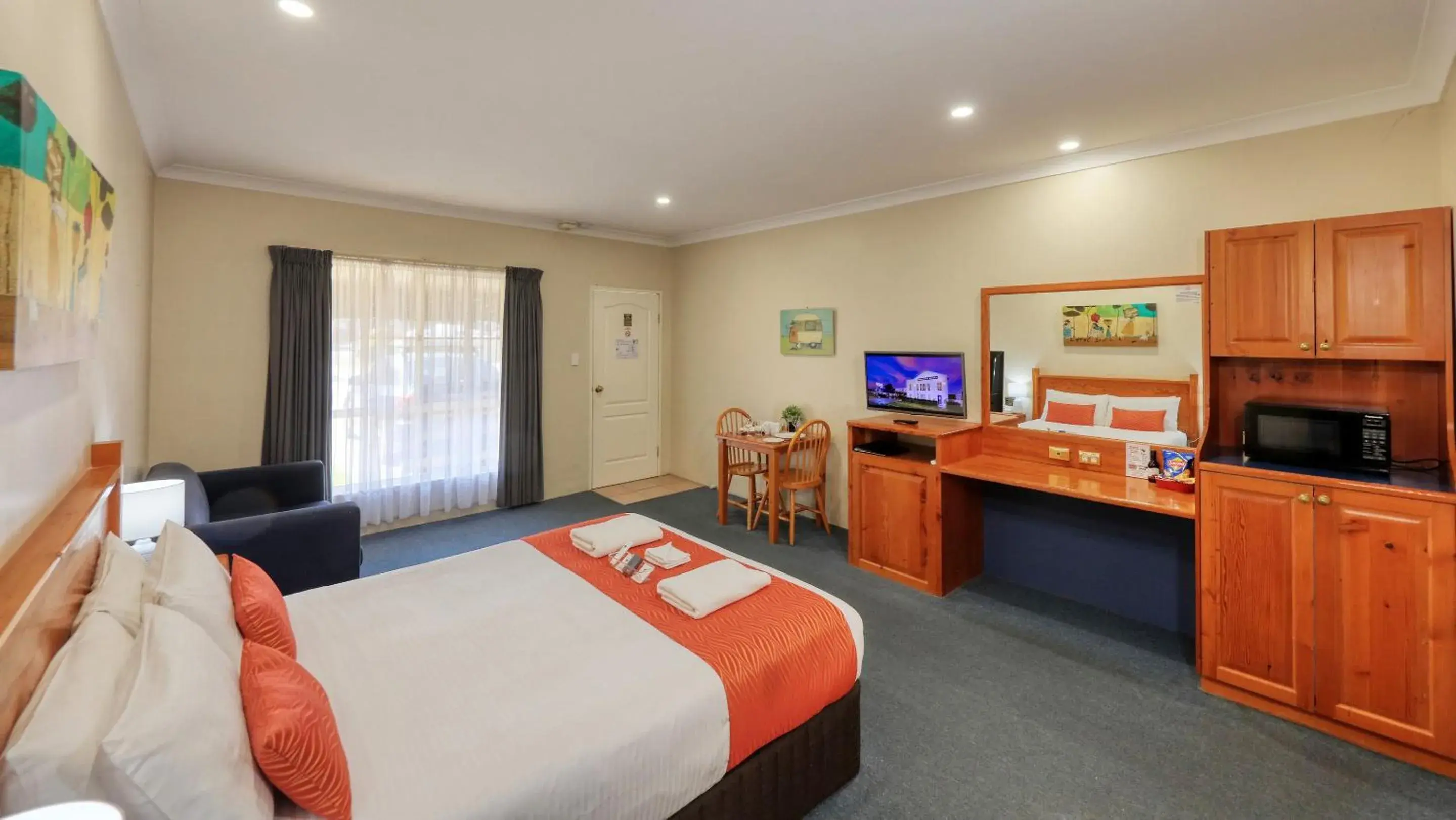 Executive Queen Room in Breakout Motor Inn Executive Queen Room in Breakout Motor Inn