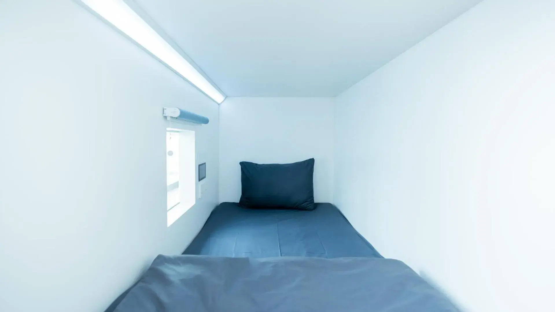 Sky Single in Bobopod Dago, Bandung Sky Single in Bobopod Dago, Bandung