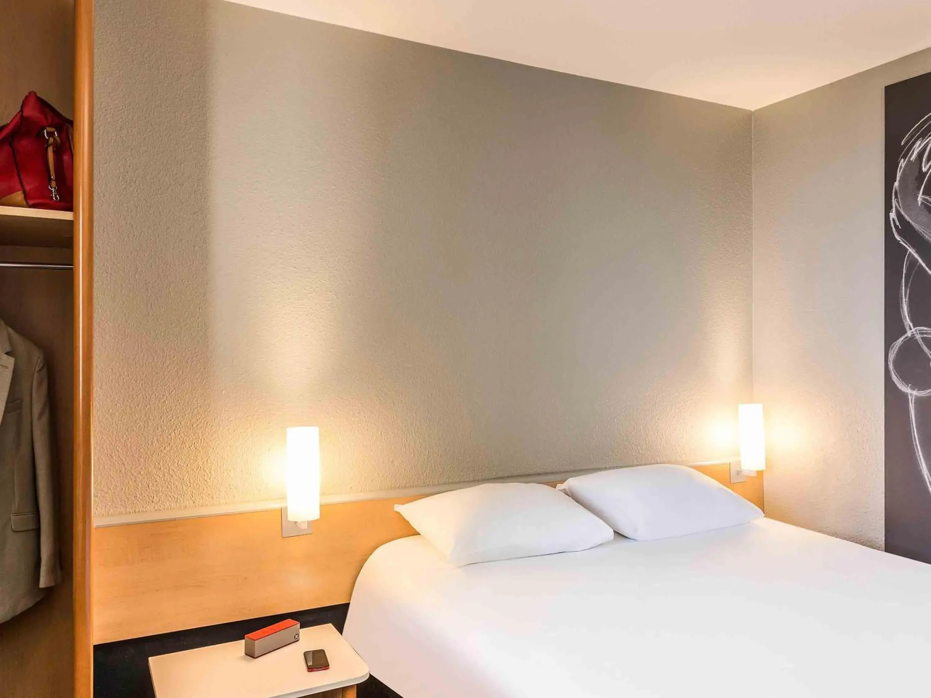 Superior Room in ibis Thonon Centre Superior Room in ibis Thonon Centre