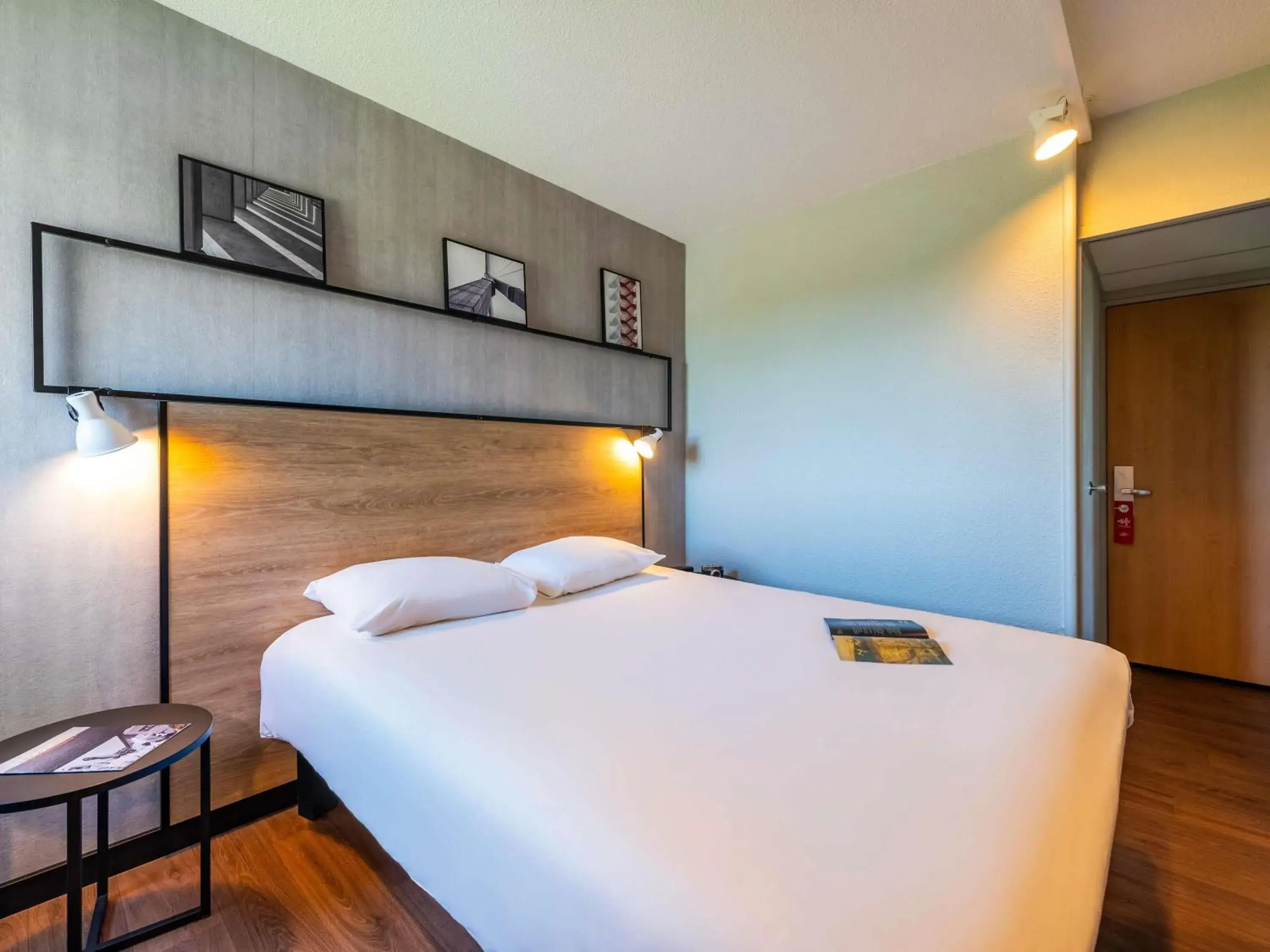 Standard Double Room in ibis Besançon Marchaux Standard Double Room in ibis Besançon Marchaux