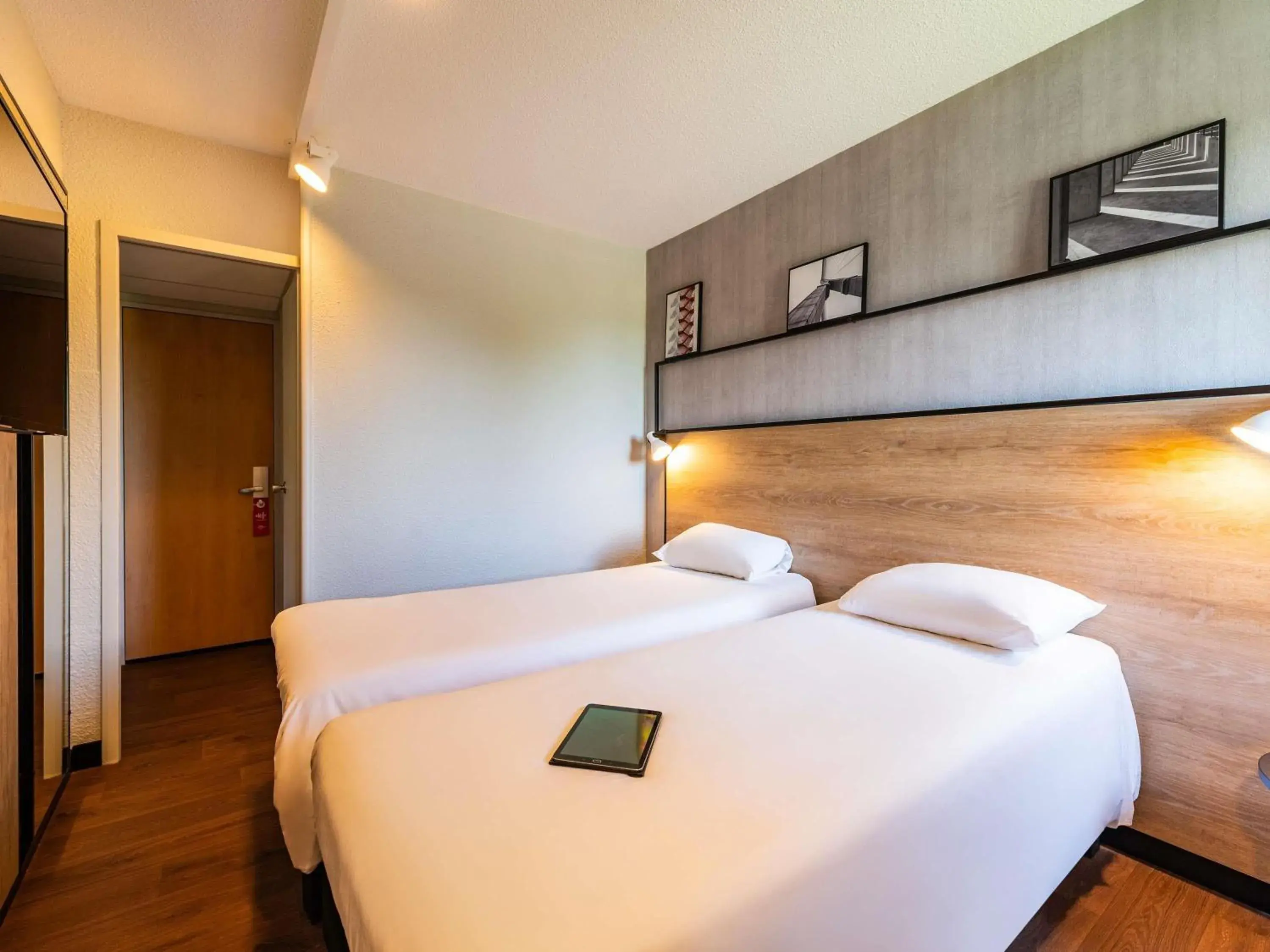 Standard Room with 2 Single Beds in ibis Besançon Marchaux Standard Room with 2 Single Beds in ibis Besançon Marchaux