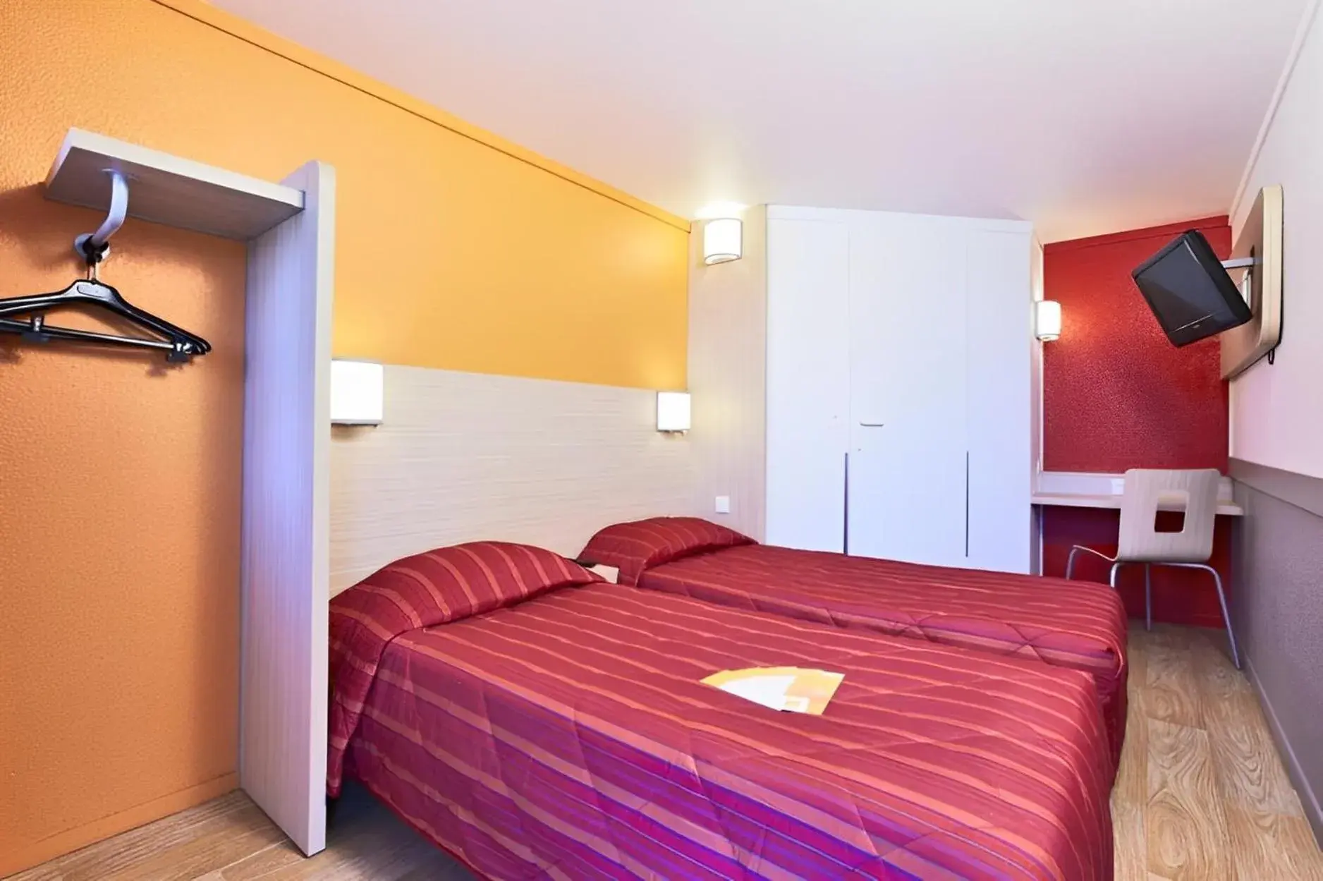 Twin Room in Premiere Classe Cambrai Proville Twin Room in Premiere Classe Cambrai Proville