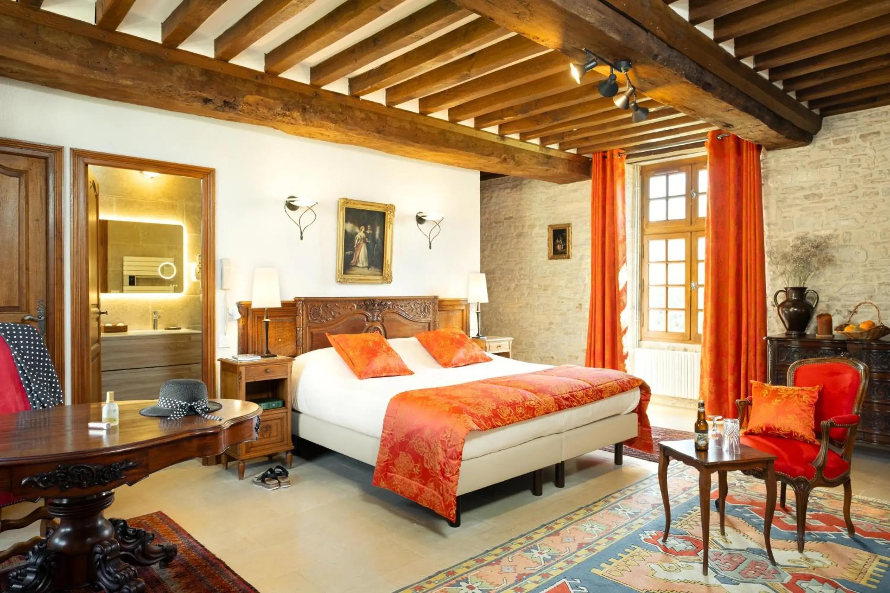 Junior Suite in Hôtel Le Manoir De Mathan Crépon à la campagne 5 mn d'Arromanches et 10 mn de Bayeux Junior Suite in Hôtel Le Manoir De Mathan Crépon à la campagne 5 mn d'Arromanches et 10 mn de Bayeux