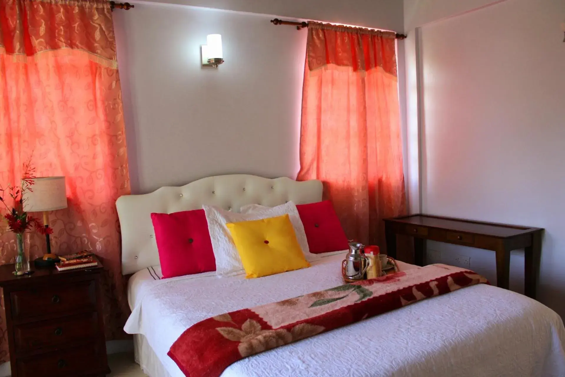 Deluxe Suite - single occupancy in Rejens Hotel Deluxe Suite - single occupancy in Rejens Hotel