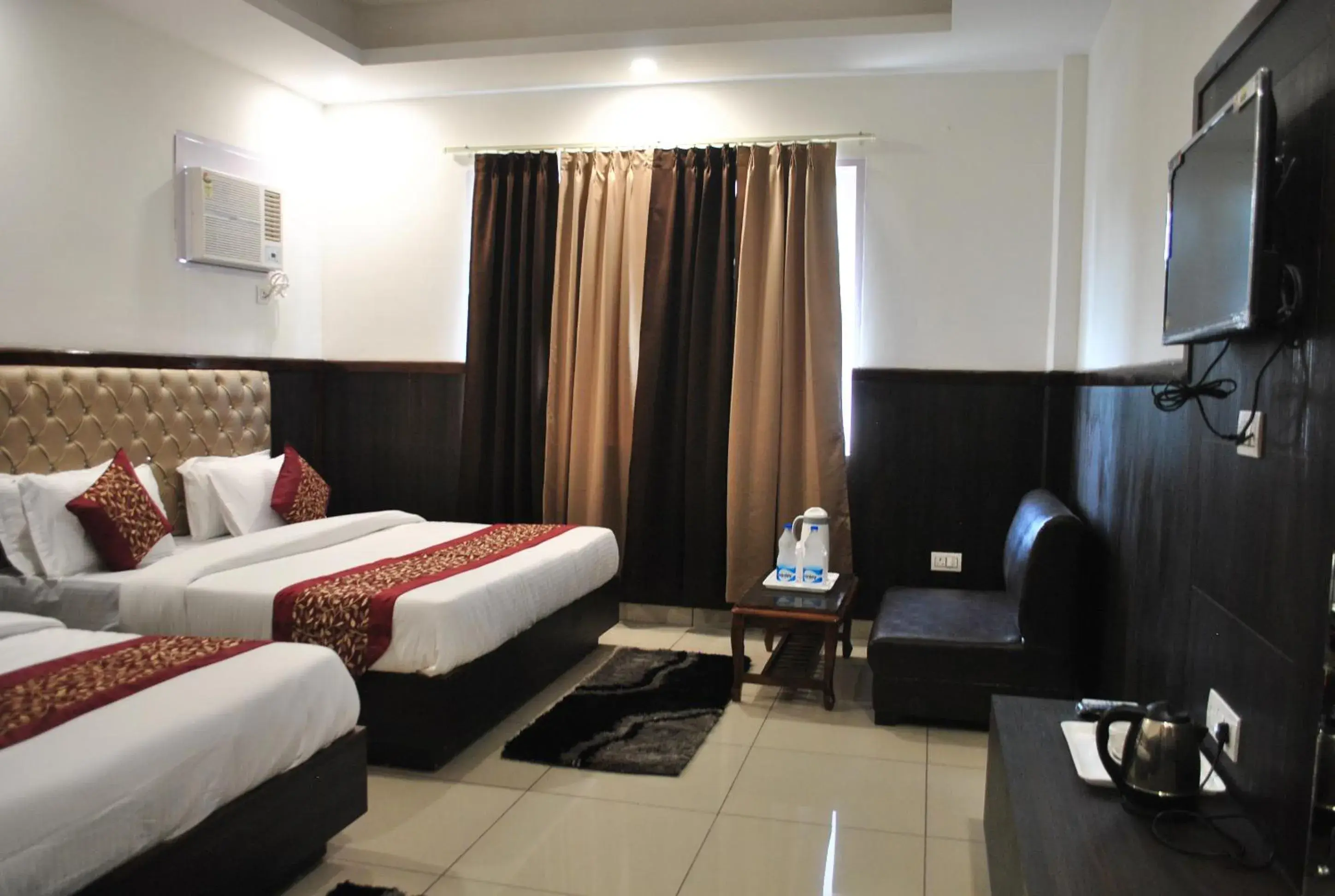 Family Room in Hotel Green Valley Family Room in Hotel Green Valley