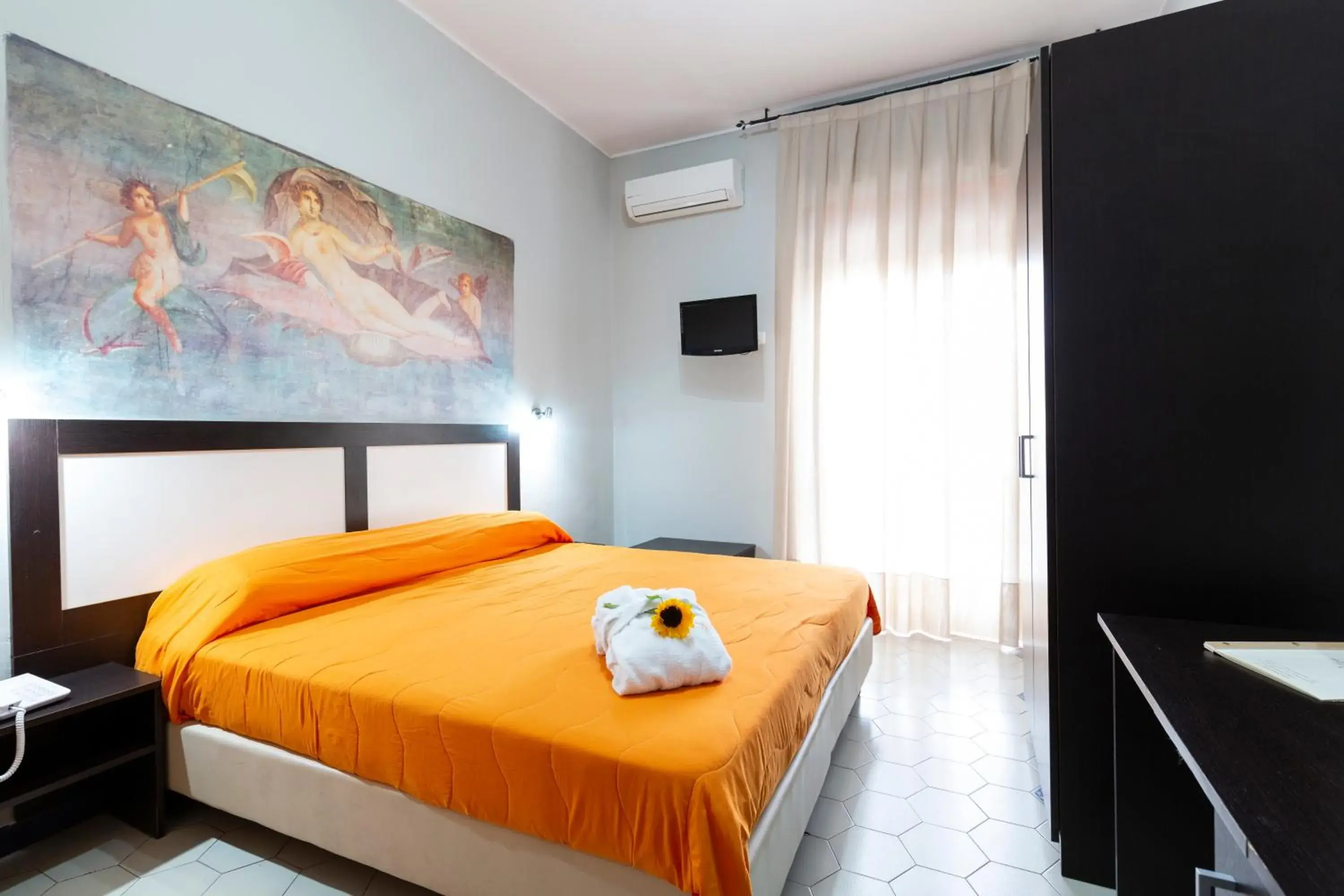 Economy Double Room in Hotel del Sole Economy Double Room in Hotel del Sole