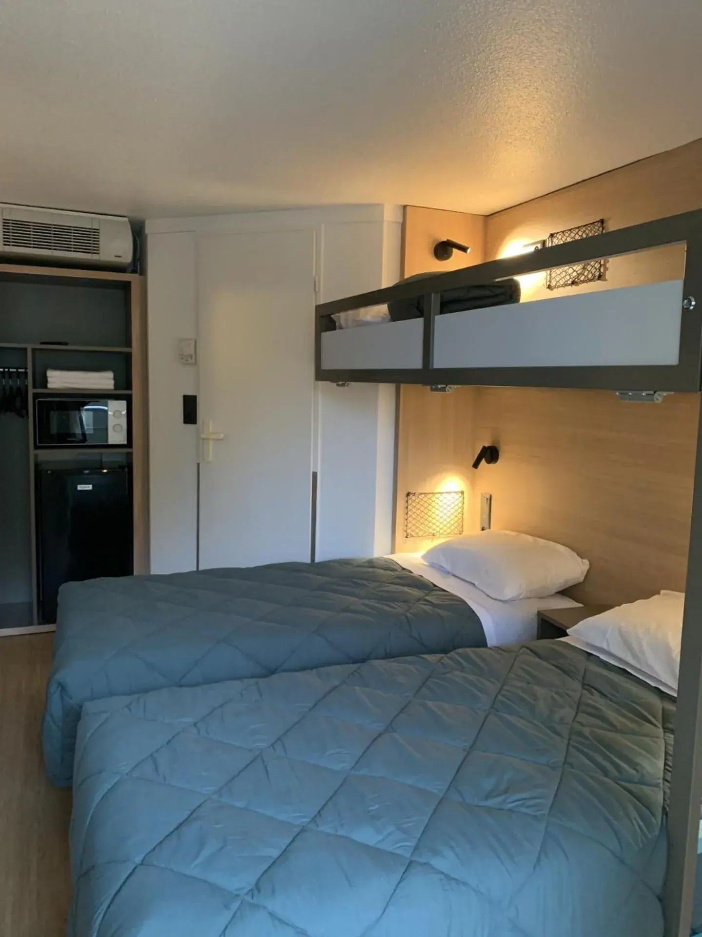 Standard Room - 3 Single Beds in Premiere Classe Compiegne - Jaux Standard Room - 3 Single Beds in Premiere Classe Compiegne - Jaux