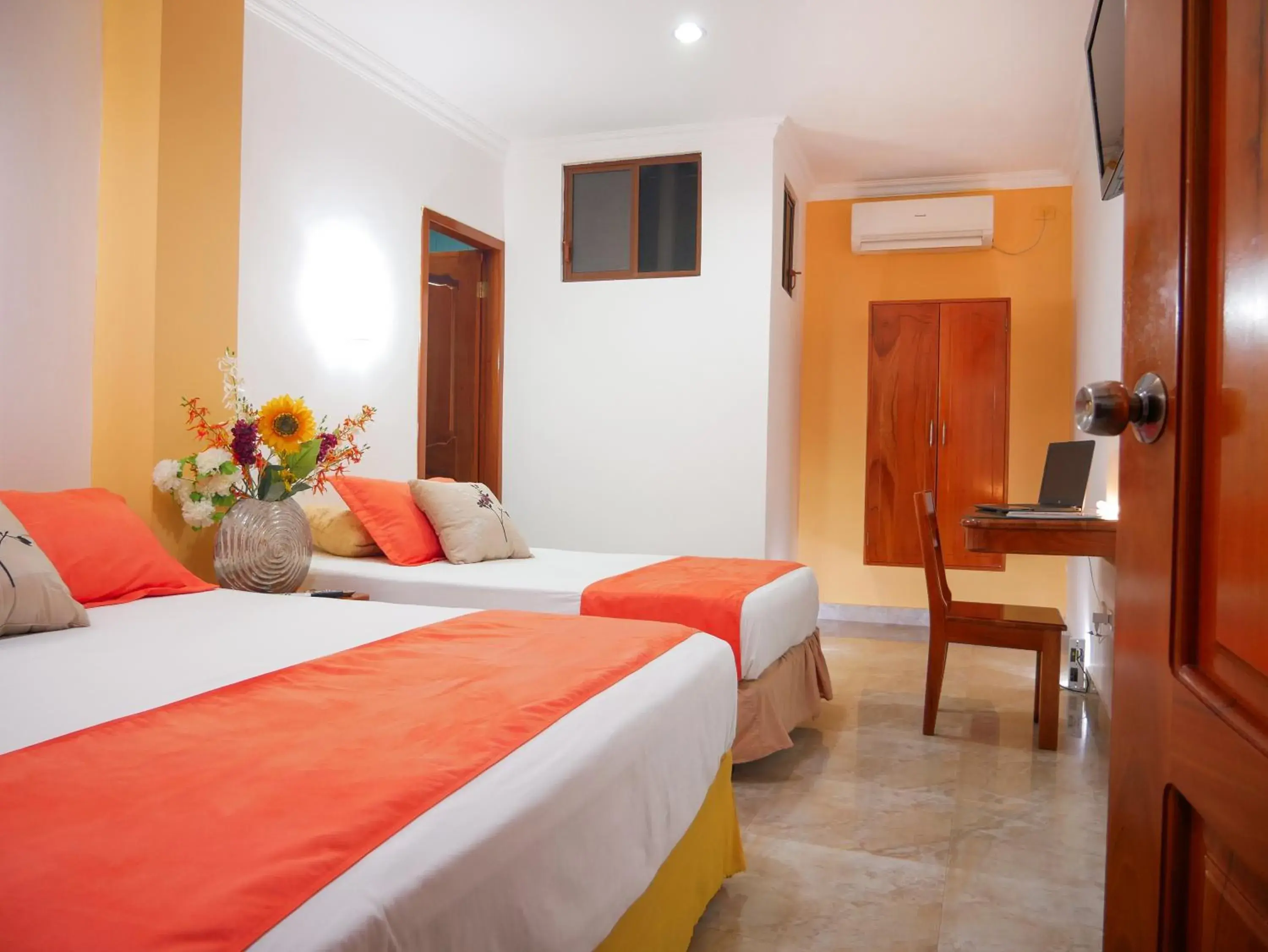 Superior Twin Room in Hostal España Superior Twin Room in Hostal España