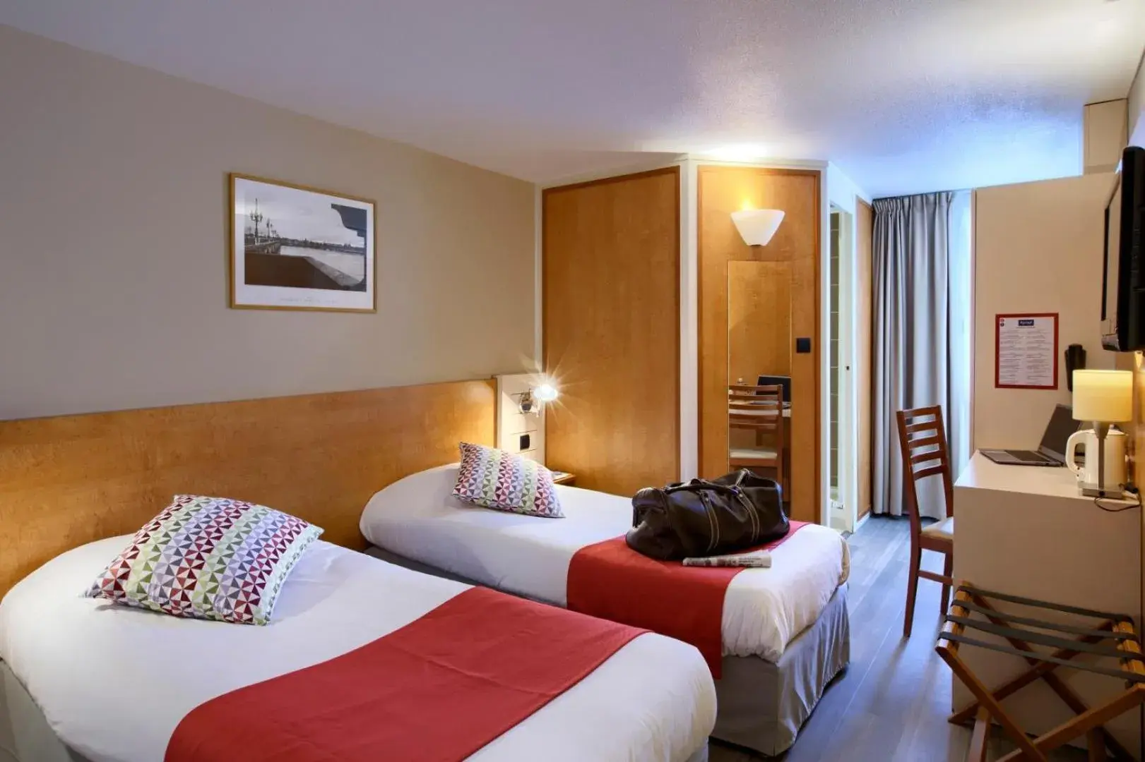 Twin Room in Kyriad Libourne Saint Emilion Twin Room in Kyriad Libourne Saint Emilion