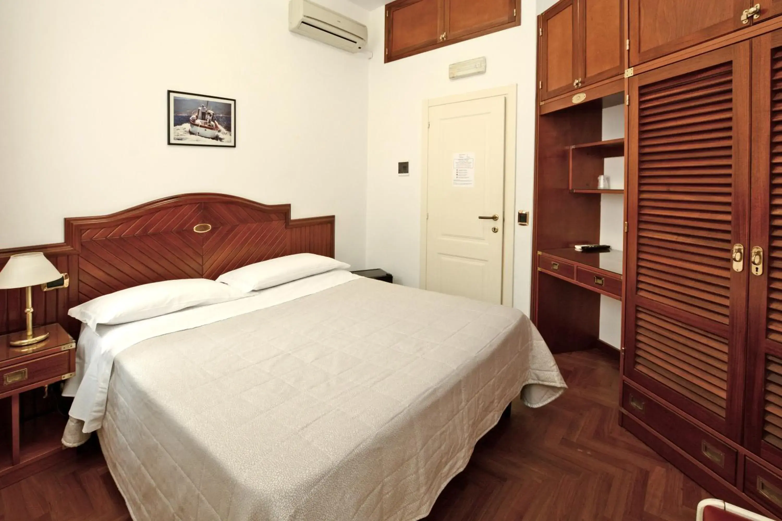 Economy Double Room in Albergo Italia Economy Double Room in Albergo Italia