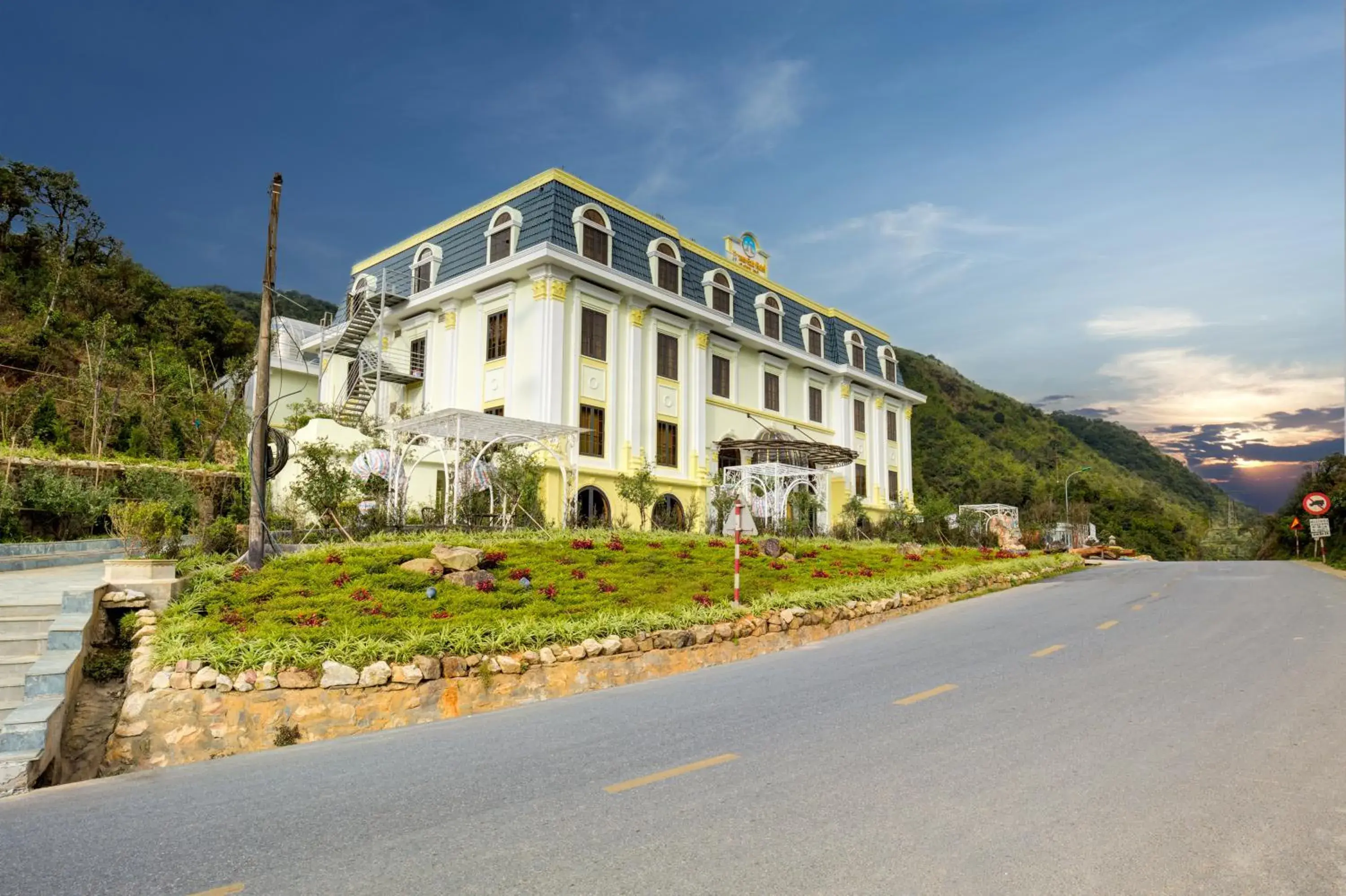 Heaven Gate O Quy Ho Hotel Sapa Heaven Gate O Quy Ho Hotel Sapa