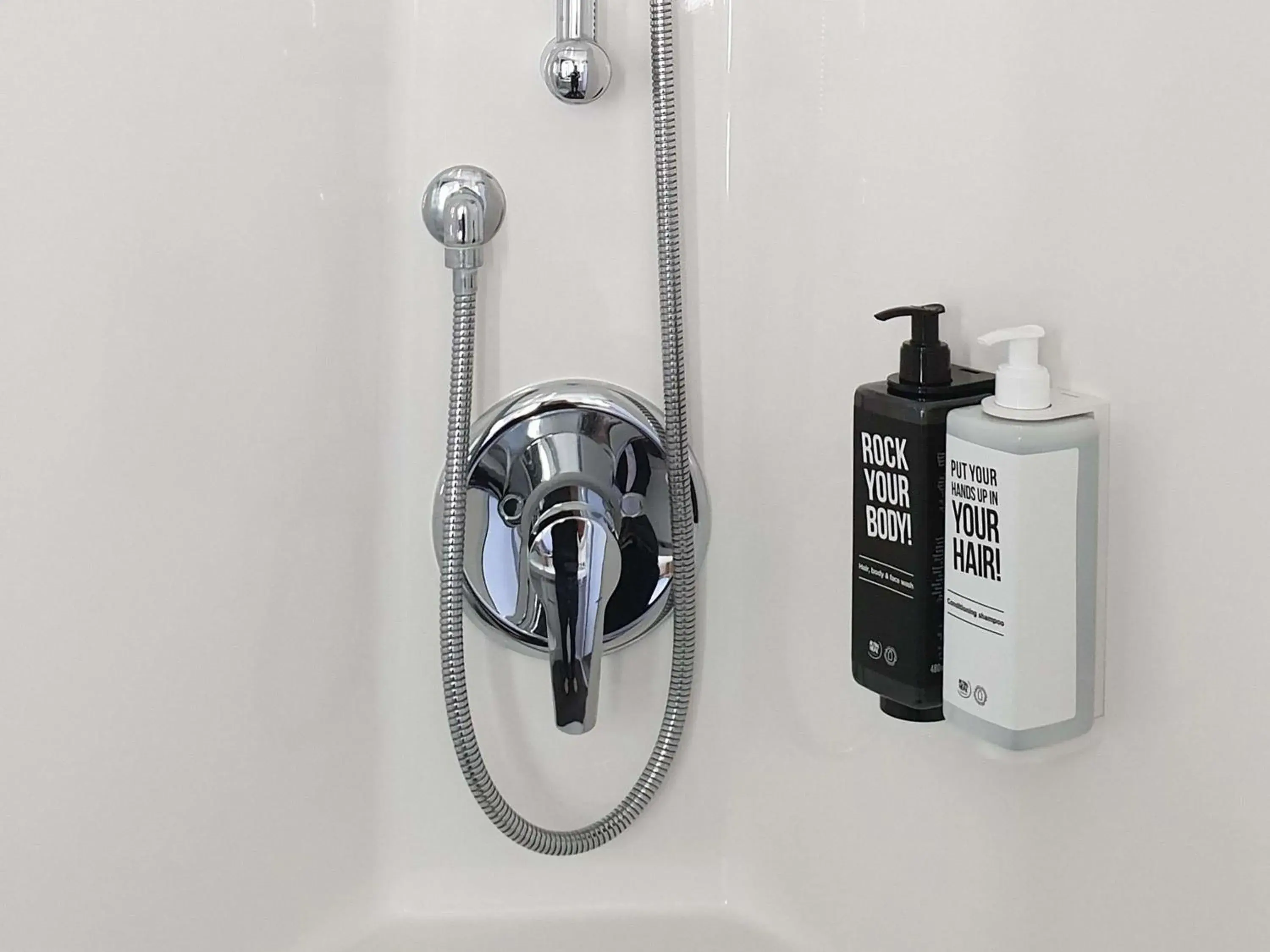 Standard Room with One Double Bed and One Single Bed in ibis Ciboure Saint-Jean-de-Luz Standard Room with One Double Bed and One Single Bed in ibis Ciboure Saint-Jean-de-Luz