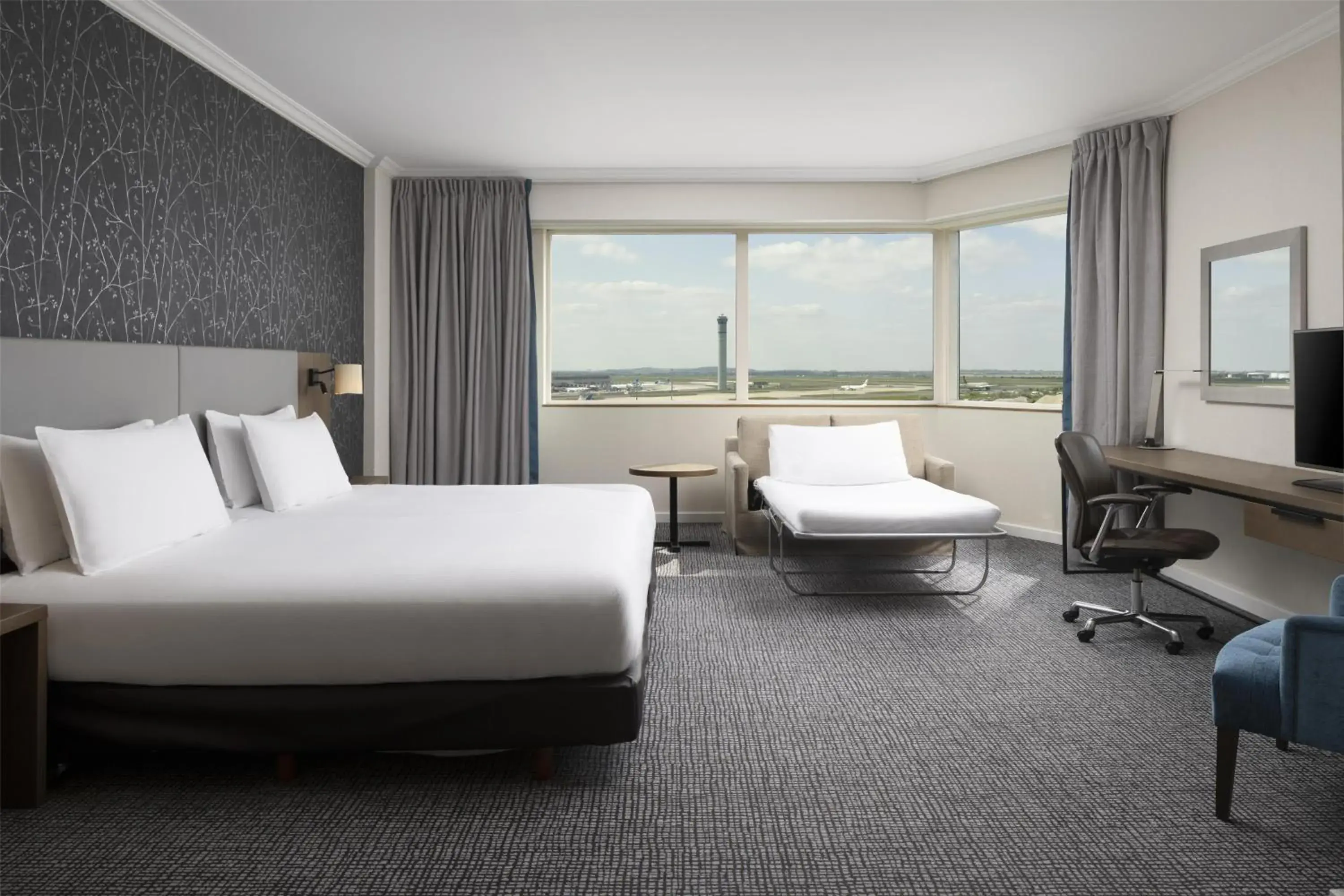 Deluxe Family Twin Room in Hilton Paris Charles De Gaulle Airport Deluxe Family Twin Room in Hilton Paris Charles De Gaulle Airport