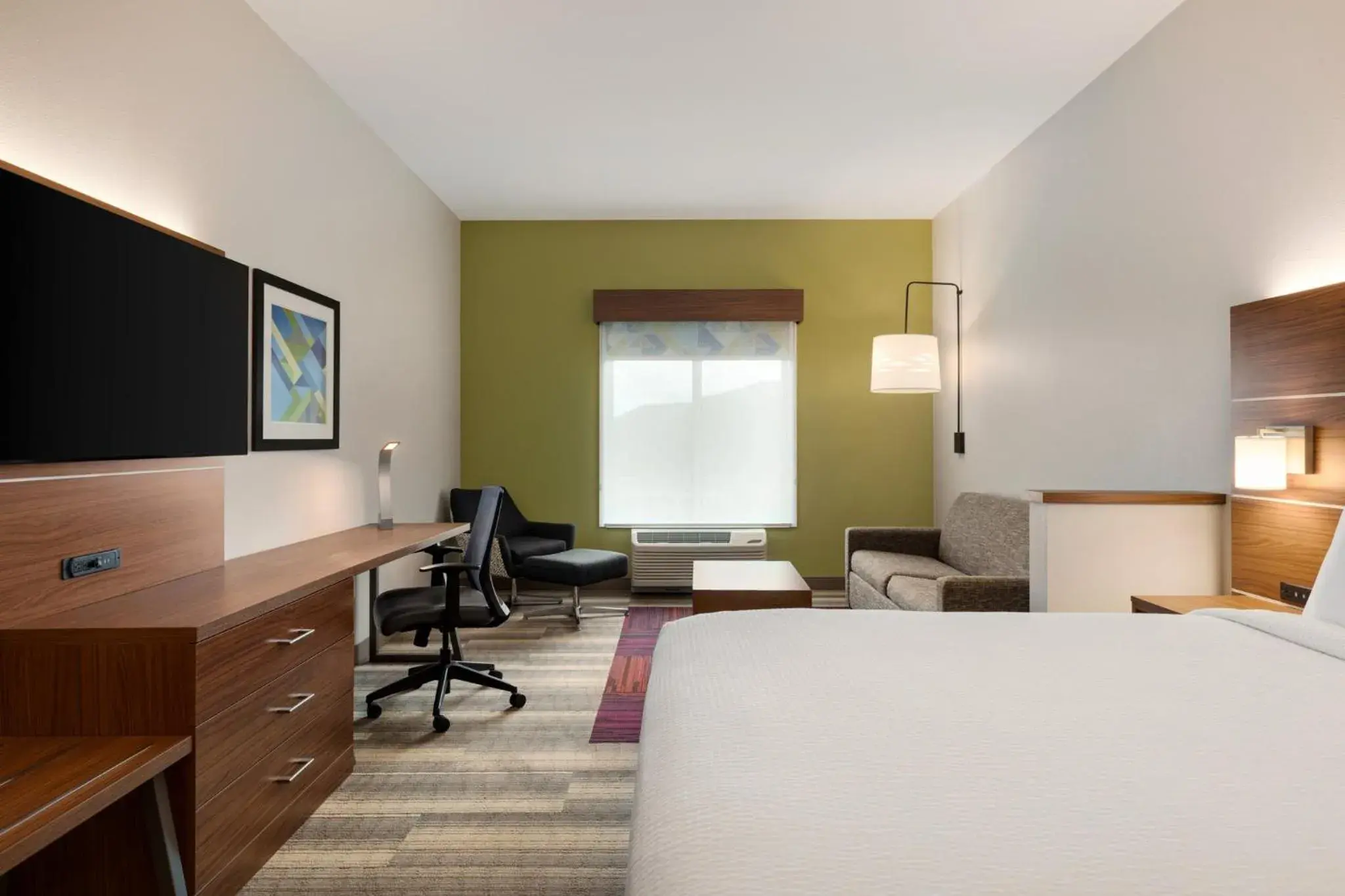 King Suite in Holiday Inn Express & Suites - Dalton - Walnut Ave by IHG King Suite in Holiday Inn Express & Suites - Dalton - Walnut Ave by IHG