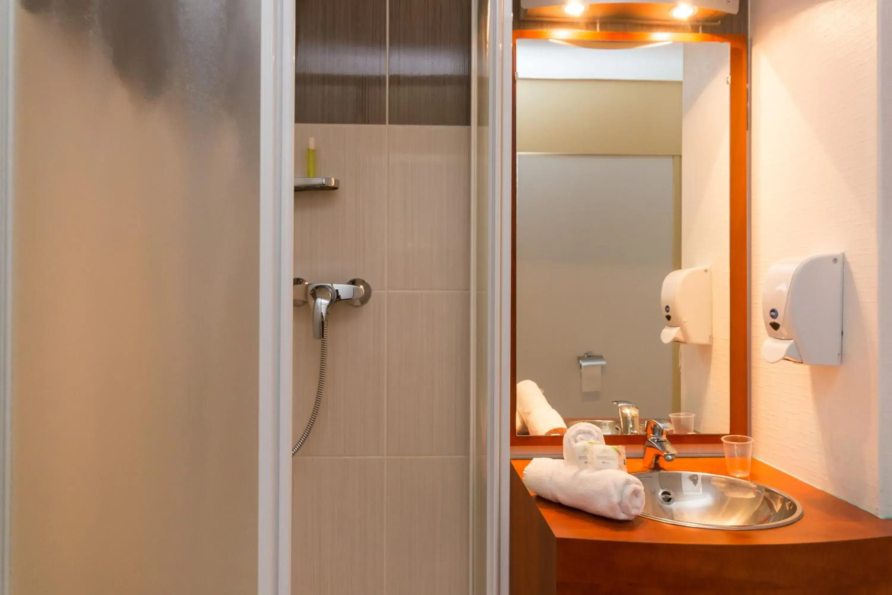 Twin Room in Brit Hotel Rennes Cesson Twin Room in Brit Hotel Rennes Cesson