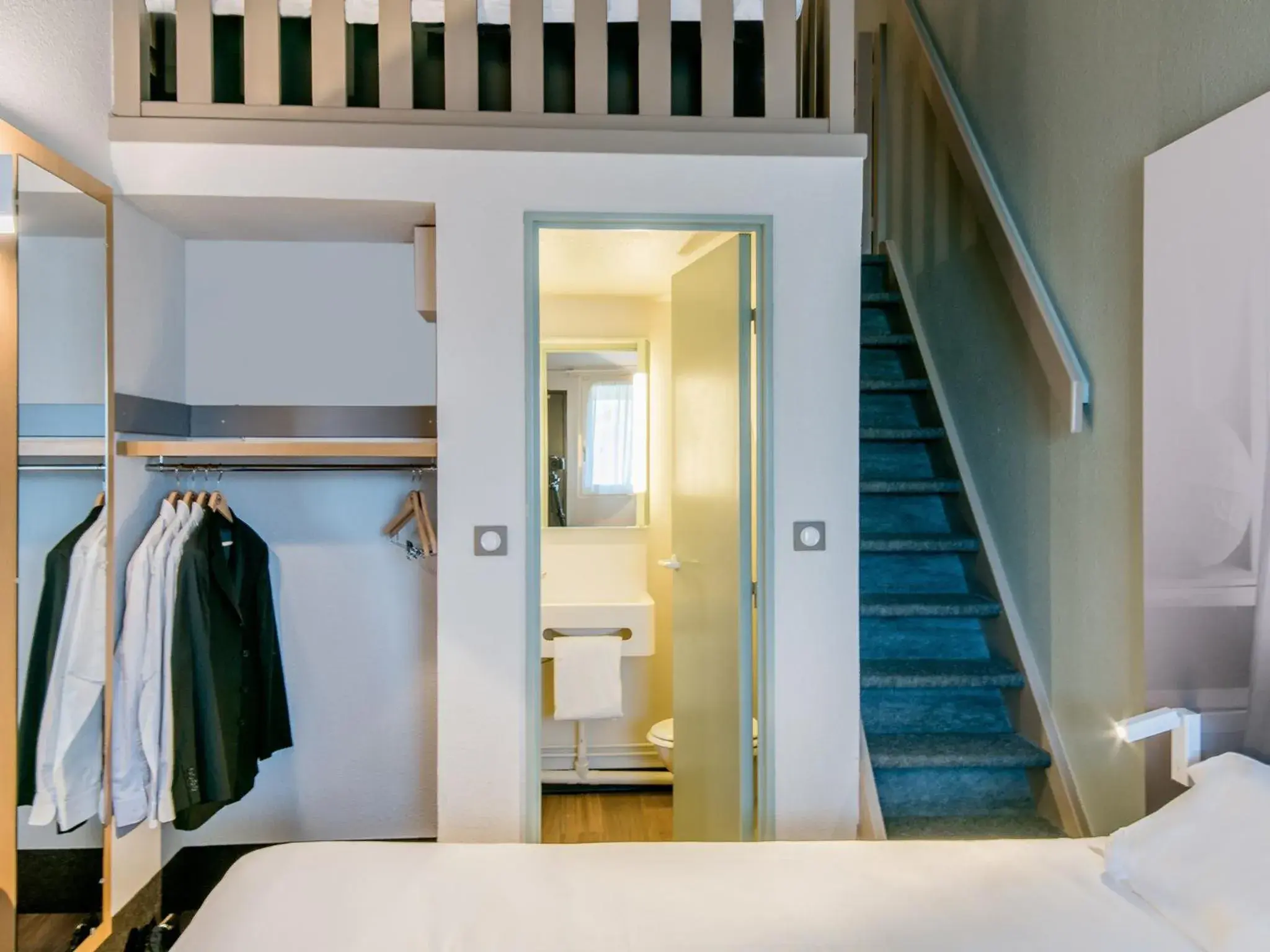 Family Room in B&B HOTEL Bordeaux Mérignac Hôtel de Ville Family Room in B&B HOTEL Bordeaux Mérignac Hôtel de Ville