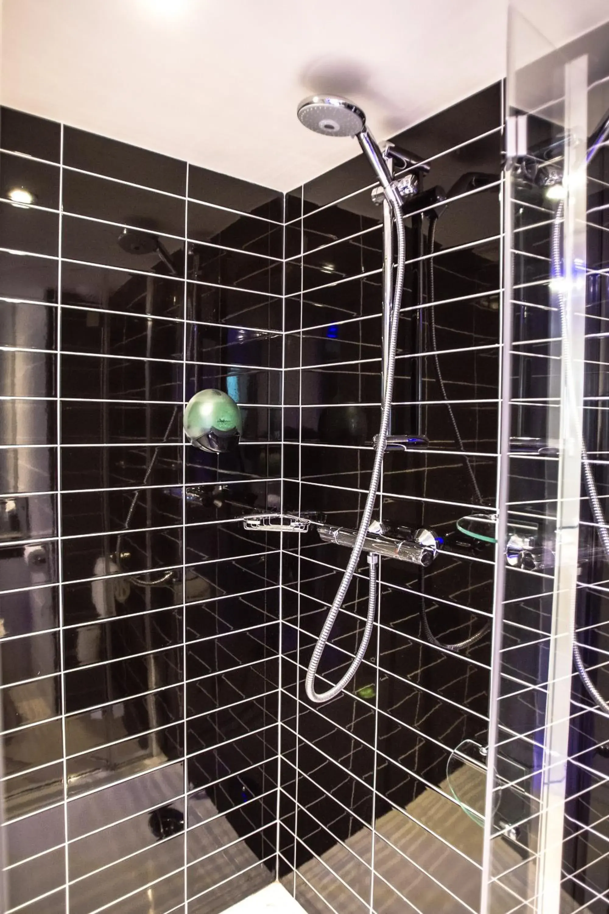 Standard Queen Room - Free Breakfast in Holiday Inn Express Dijon by IHG Standard Queen Room - Free Breakfast in Holiday Inn Express Dijon by IHG